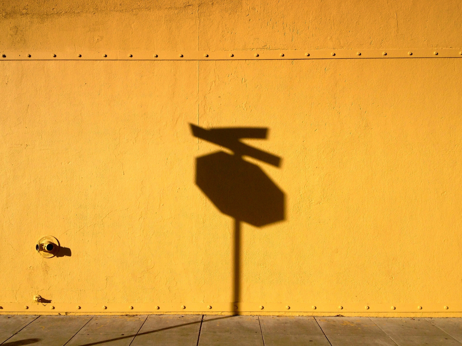 ถนน, เมือง, เงา, เมือง, สัญญาณ, นามธรรม, ลงชื่อ, สีเหลือง, ผนัง, แนวนอน, ทอง, ตัวเมือง, cityscape, เงา, เล่น, ดู, งดงาม, ทางเท้า, หยุด, ความระมัดระวัง, สายฟ้า, Stockton, หัวฉีด, ส่วน, ริ้ว