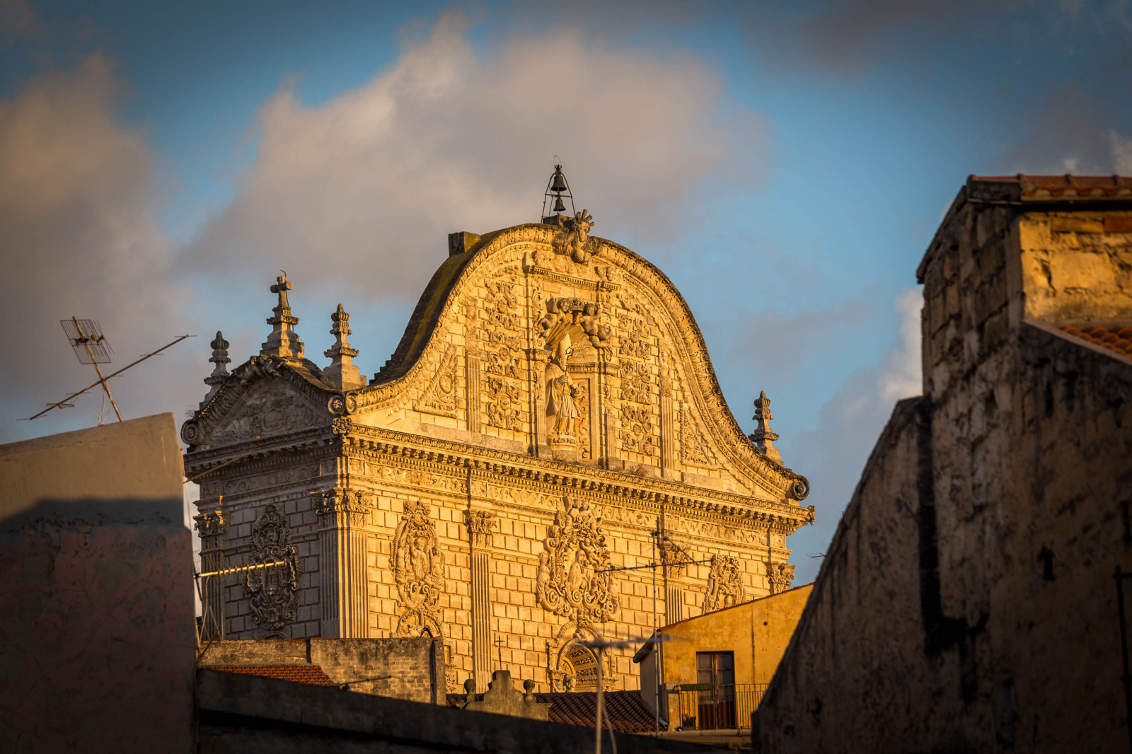 sardegna, západ slunce, letní, nebe, Itálie, kostel, mraky, zvony, Italia, Sardinie, Sannicola, katedrála, gotický, veletrh, Stnicholas, katedrála, Barokní, renesance, neoklasicistní, cattedrale, arcibiskup, 12. století, Clousy