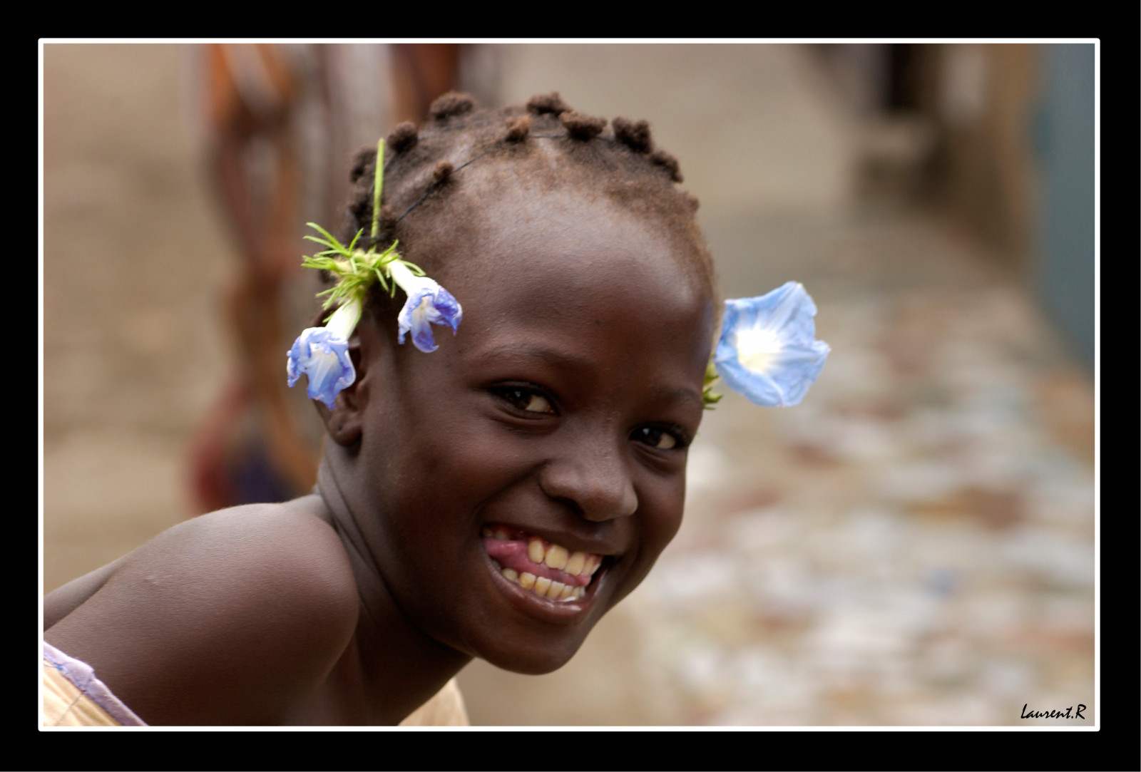 tvář, lidé, portrét, děti, fotografování, vlasy, Afrika, emoce, Osoba, kůže, hlava, cestovat, dítě, krása, usměj se, oko, fotografie, cesta, enfant, Na výšku, ritratti, ritratto, obraz, považovat, abigfave, blueribbonwinner, účes, goldstaraward, eliteimages, Afrique, peuple, portrétní fotografie, mimika, sourire, enfants, laurentrappa, UNICEF, laurentr, c tedivoire, Pobřeží slonoviny, ivorycost