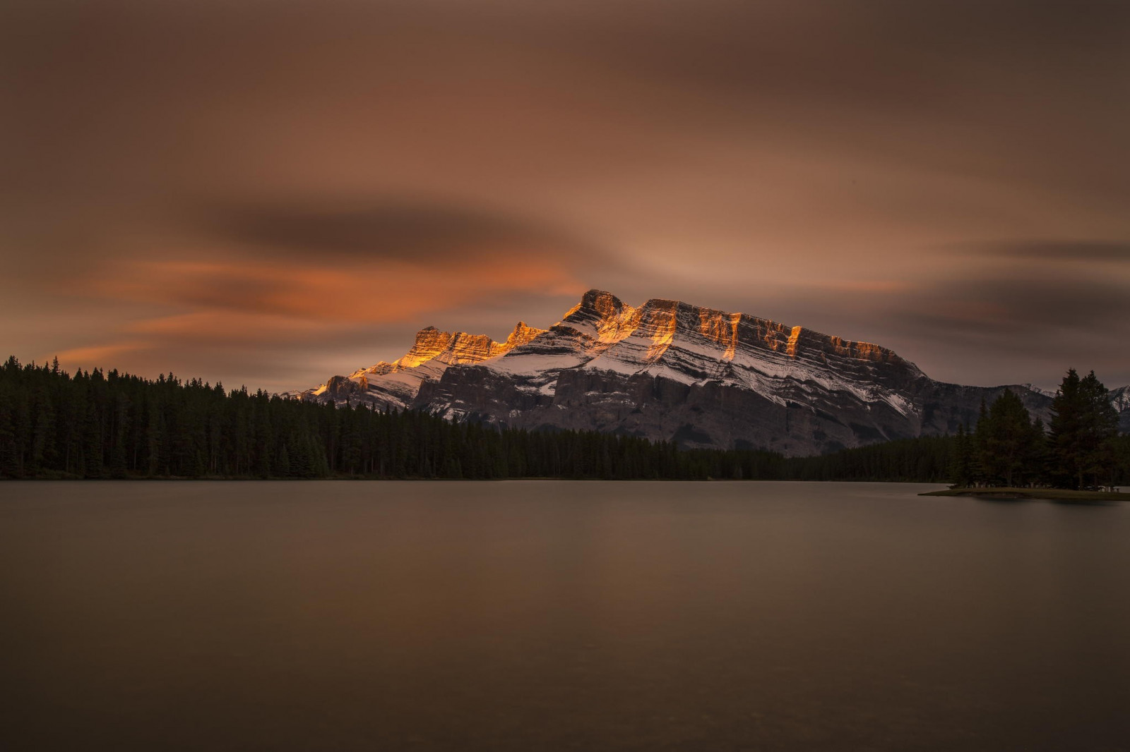 Sonnenlicht, Bäume, Landschaft, Wald, Berge, Sonnenuntergang, Nacht-, See, Wasser, Natur, Betrachtung, Schnee, Langzeitbelichtung, Wolken, Sonnenaufgang, Abend, Morgen, Nebel, Kanada, Dämmerung, Wolke, Berg, Dämmerung, See, Atmosphärisches Phänomen, Bergige landforms