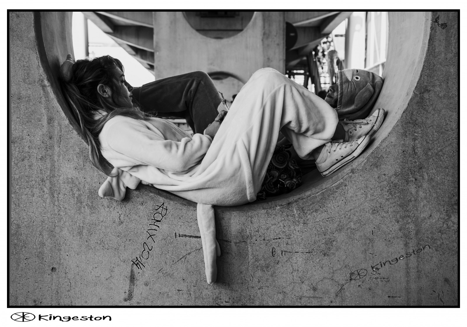 bílý, Černá, černobílý, cosplay, Itálie, sedící, fotografování, Nikon, komiks, jaro, Řím, dívka, tělesné, D7000, roma, noha, fotografie, di, bianco, nero, střevíc, momentka, mld, Fiera, cosplayer, Černý a bílý, monochromatické fotografování, portrétní fotografie, focení, kingeston, romix, stock photography