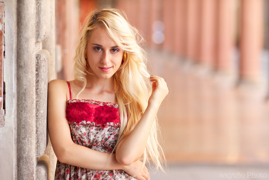 Červené, portrét, Krásná, krása, portréty, Kánon, eos, model, strada, šaty, bokeh, 85mm, přes, portrétování, blondýnka, Bologna, marta, piazza, Portici, rosso, ritratto, Santo, Stefano, colonne, Vannucci, F12, bionda, Modella, vestito, 550D