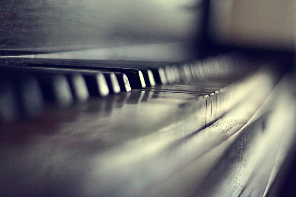 Wallpaper : light, keys, evening, bokeh, piano, ivory, ebony