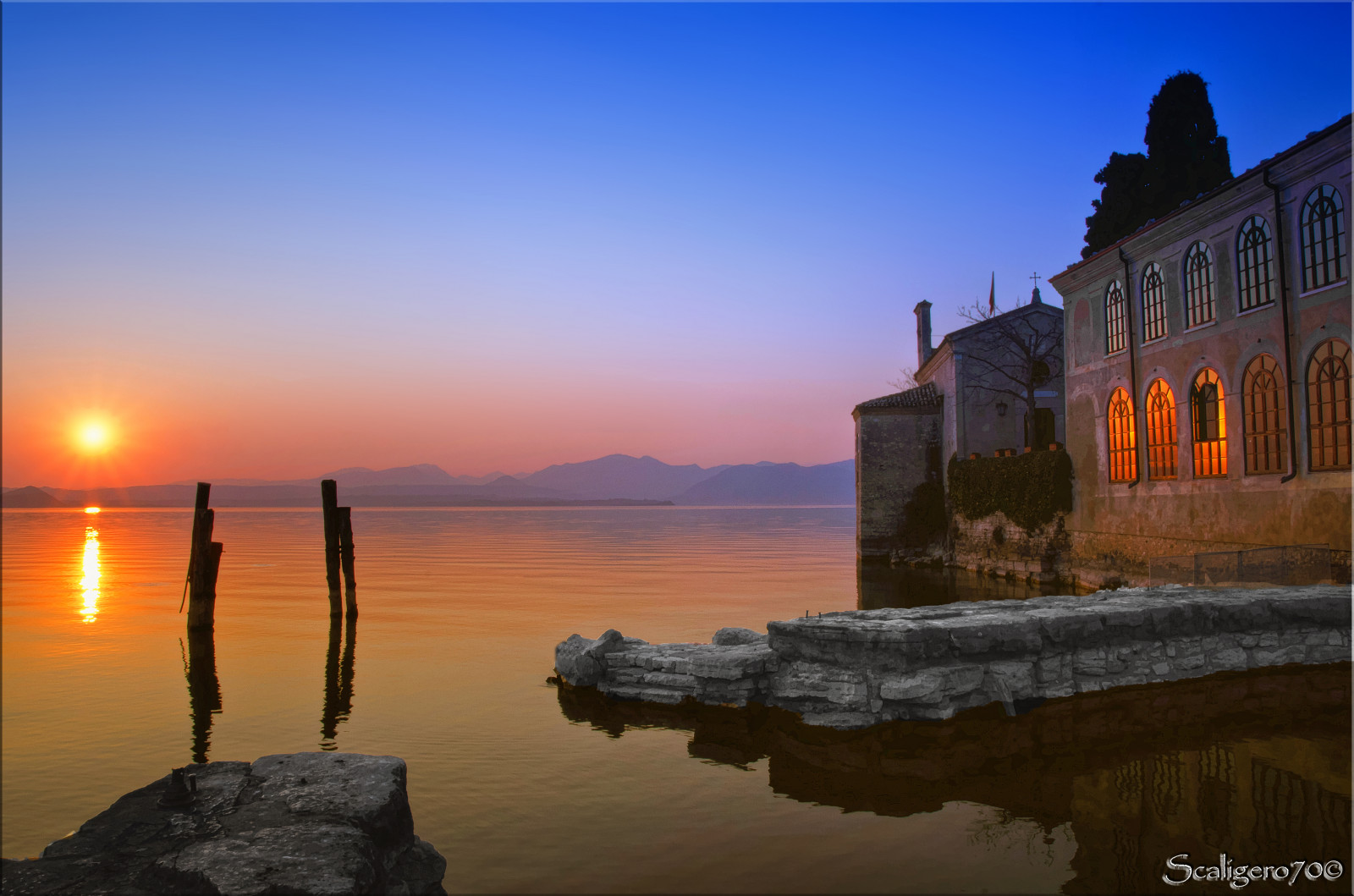 การท่องเที่ยว, พระอาทิตย์ตก, อิตาลี, ทัศนียภาพ, ดวงอาทิตย์, บ้าน, วันหยุด, ปราสาท, ชายหาด, น้ำ, กลางคืน, Photoshop, พระอาทิตย์ขึ้น, lago, Garda, หิน, ริเวียร่า, อิตาลี, Tramonto, Pentax, มุมกว้าง, ศึก, บ้านเก่า, Adobe, เวโรนา, ท่าเทียบเรือ, วิลล่า, วิวทะเลสาบ, Gardaland, riflessi, castello, grandangolo, Goethe, HDR, K5, สะท้อน, Gardalake, scogli, เป็นปรกติ, Gardasee, Veneto, oldcastle, lakesunset, Tenuta, photomatix, Lakeofgarda, puntasanvigilio, cs5, pentax1645, tramontosullago, colorphotoaward, villaguarienti, navigarda, locandasanvigilio, lakewharf, photoshopcs5, pentaxk5, villanobiliare, scaligero70, sanvigilioends, rivieradegliulivi, Oldnoblehouse