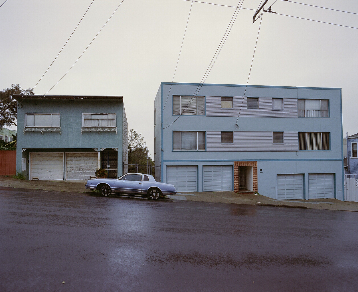okno, architektura, auto, budova, nebe, vozidlo, silnice, Dům, Chevrolet, domů, byt, kondominium, předměstí, fasáda, sousedství, obytný prostor, luxusní vůz, rodinný vůz, kompaktní vůz, vlastnictví, nemovitost, mediumformat, pentax67, kodakektachrome100g