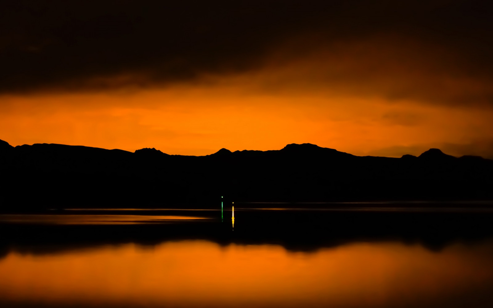 slunečnímu záření, krajina, temný, západ slunce, moře, jezero, voda, Příroda, odraz, nebe, fotografování, svítání, večer, ráno, slunce, oranžový, horizont, atmosféra, soumrak, mrak, svítání, tma, jezero, atmosférický jev, odlesk, červená obloha v dopoledních hodinách