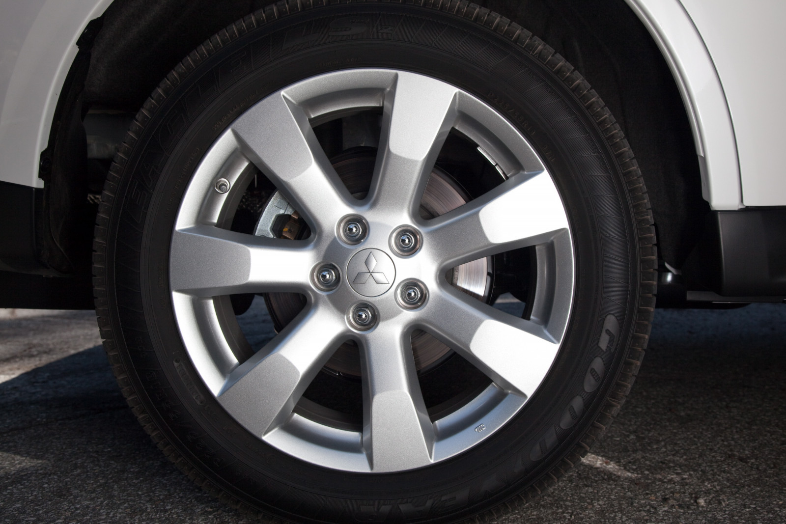 auto, vozidlo, pneumatika, mitsubishi, 2013, limuzína, netcarshow, netcar, obrázky vozidel, photo auto, kolo, Outlander GT, okraj, pozemní vozidla, automobilový exteriér, automobil make, luxusní vůz, rodinný vůz, kompaktní vůz, automotive pneumatiky, výkonné auto, sportovní užitkové vozidlo, střední velikost auta, mluvil, kola z lehkých slitin