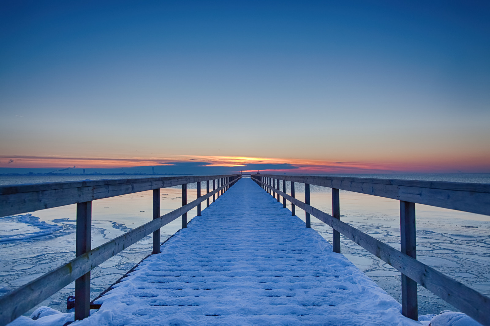 slunečnímu záření, západ slunce, moře, záliv, noc, voda, pobřeží, Červené, odraz, nebe, sníh, zima, pláž, svítání, modrý, led, Studený, večer, ráno, pobřeží, HDR, oranžový, horizont, Scania, molo, Švédsko, Evropa, dok, soumrak, zmrazení, dovolená, Sverige, hluboký, svítání, oceán, vlna, vatten, fav100, fav200, 24mm, fav10, fav20, fav50, fav30, fav40, fav80, fav70, fav60, canoneos5dmarkii, tělo z vody, fav90, ef24mmf14liiusm, Skane, Zweden, oresund, highdynamicrangeimage, fav110, fav150, fav170, fav120, fav140, fav160, fav180, fav190, fav130, fav210, fav220, fav230, fav240