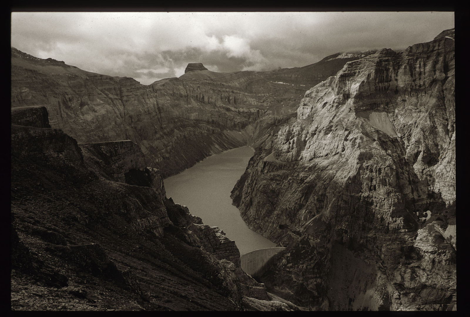 Alperne, alpes, schweiz, Schweiz, suisse, alpen, agfascala, Glarus, Graubünden, kistenpass, limmernsee, blackandwhitefilmlivessortof
