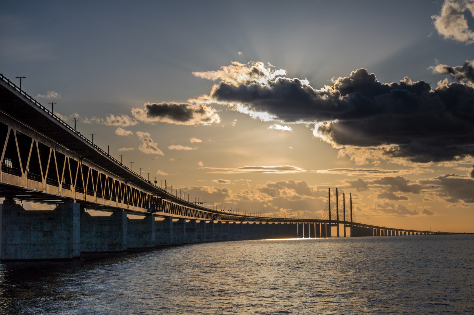 slunečnímu záření, západ slunce, moře, panoráma města, odraz, nebe, svítání, panoráma, večer, ráno, most, řeka, horizont, soumrak, Bro, mrak, svítání, nebe, solnedg ng, resundsbron, hav, moln, brof Stet, nonbuilding struktura