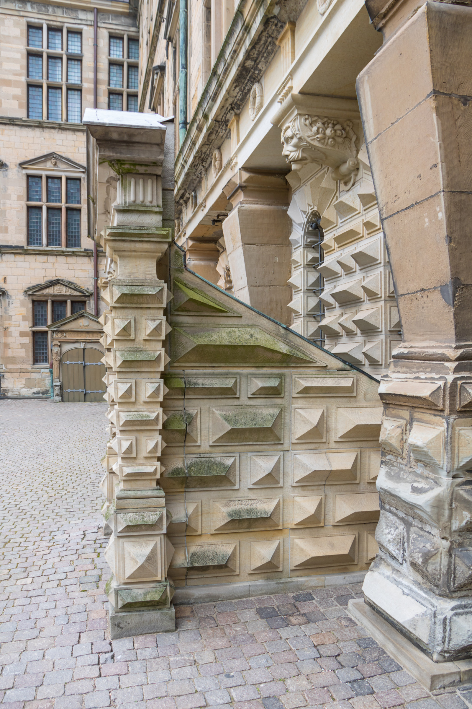 architektura, stěna, dřevo, Dům, hrad, sloupec, schody, Vzhled interiéru, Dánsko, palác, Cihlový, majetek, slott, Danmark, Helsing r, domů, innerg rd, štěrbina, kronborgslot, inneryard, hamletsslot, kronoborgsslott, thecastleofhamlet, fasáda, dávná historie