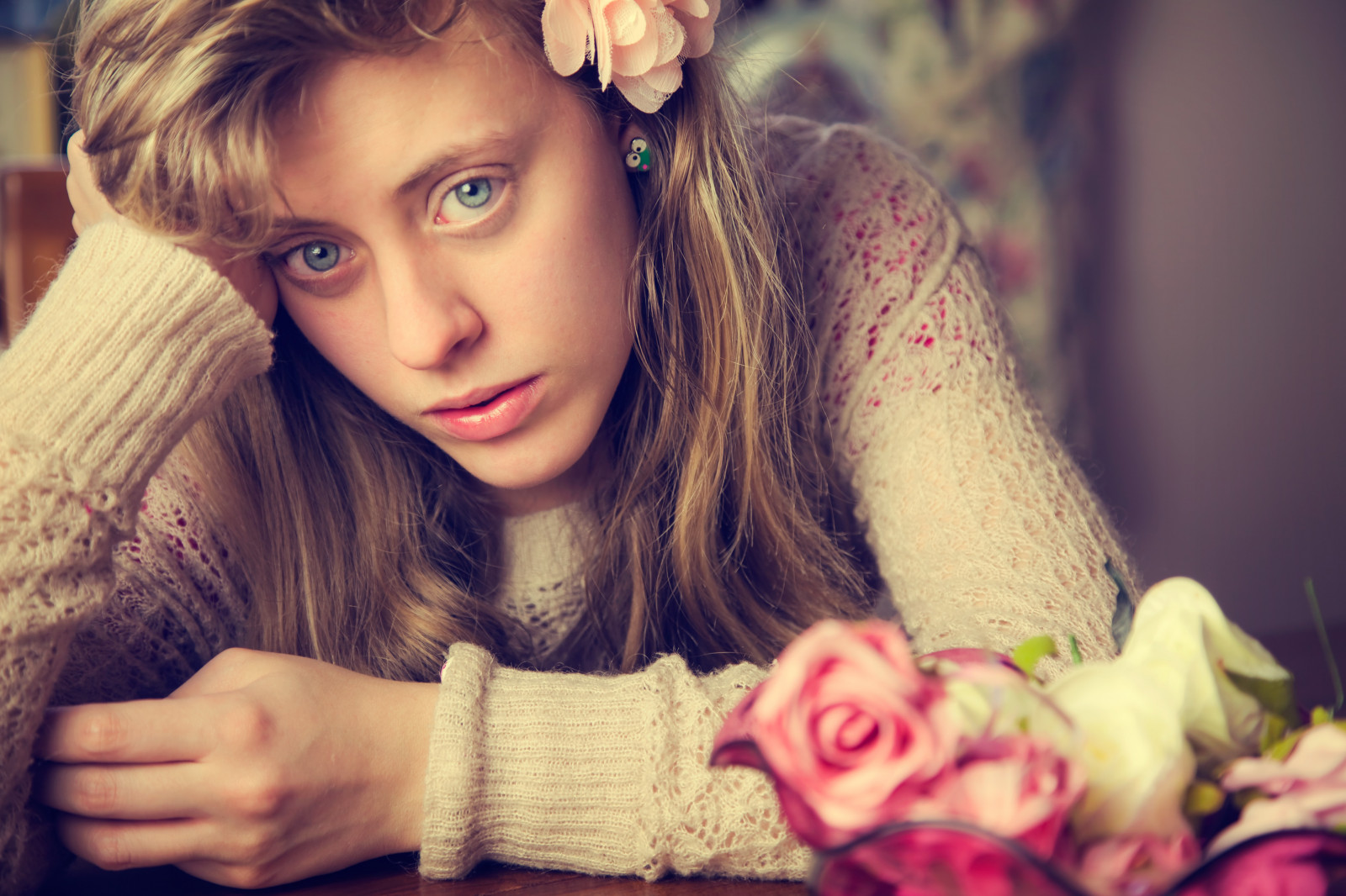 model, portrét, blondýnka, oči, květiny, brýle, milovat, fotografování, modrý, vlasy, smutný, růžový, emoce, Osoba, kůže, romantika, dlouho, barva, dítě, dívka, krása, usměj se, oko, mě, fotografie, já, deprimovaný, moje maličkost, sladkost, portrétní fotografie, focení, mimika, orgán, zblízka, negativnost