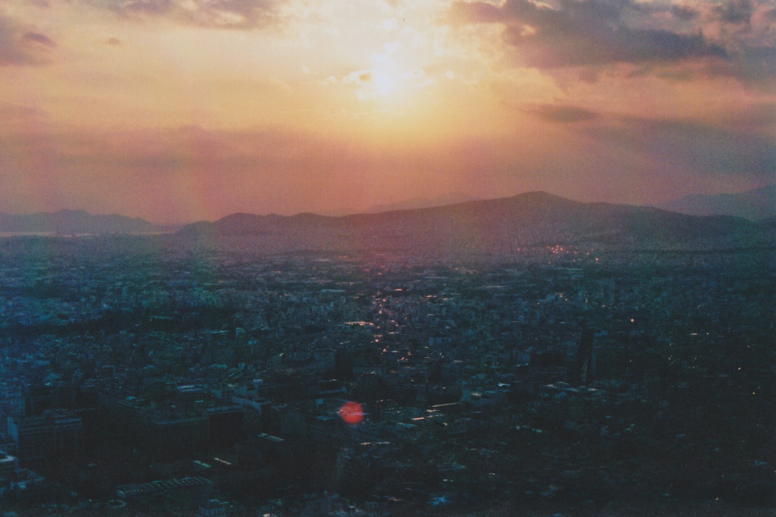 chrám, slunečnímu záření, krajina, západ slunce, starověký, kopec, Příroda, nebe, mraky, svítání, večer, ráno, slunce, řecký, horizont, atmosféra, Řecko, letní, Evropa, soumrak, zřícenina, Athény, akropole, Minolta, mrak, cestovat, hora, Pohled, svítání, cestování, analogový, film, výlet, Wanderlust, scénický, batoh, vysočina, backpacking, počítač tapeta, Atmosféra Země, odlesk, geologický fenomén, červená obloha v dopoledních hodinách, meteorologický jev, felix, jev, cesty, Piraeus, machleid, Fernweh, Minoltaslr, Felixmm