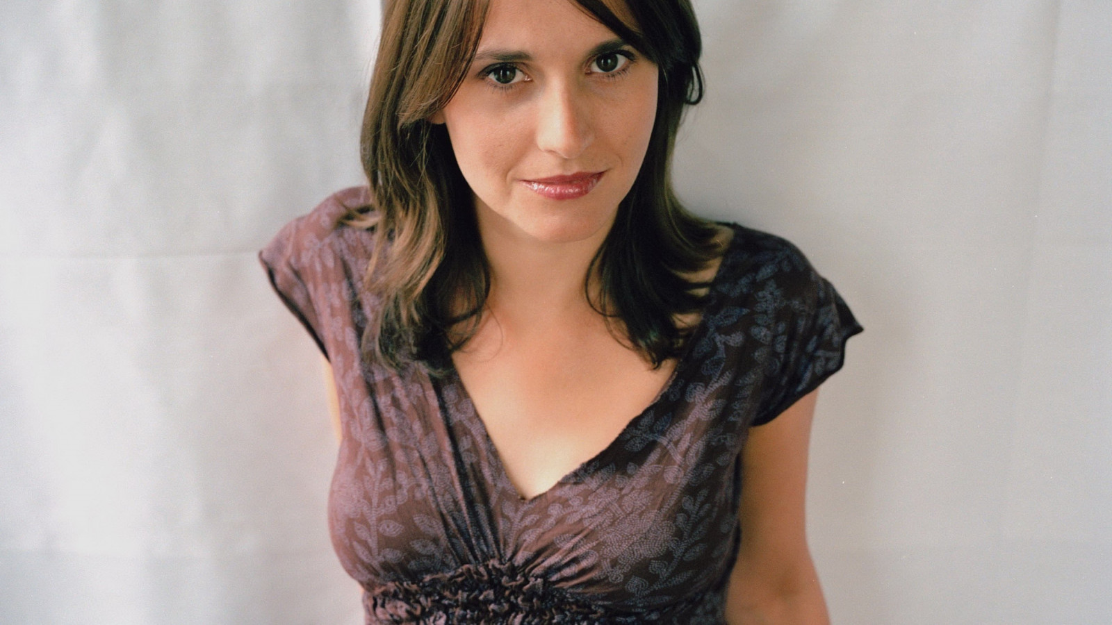 model, portrét, dlouhé vlasy, fotografování, zpěvák, černé vlasy, móda, vlasy, britský, Osoba, kůže, supermodelka, Jayne Middlemiss, dívka, krása, oko, žena, ruka, dáma, prst, noha, krk, účes, 3000x1688 px, portrétní fotografie, focení, hnědé vlasy, umění model, břicho, Lidské tělo, stehno