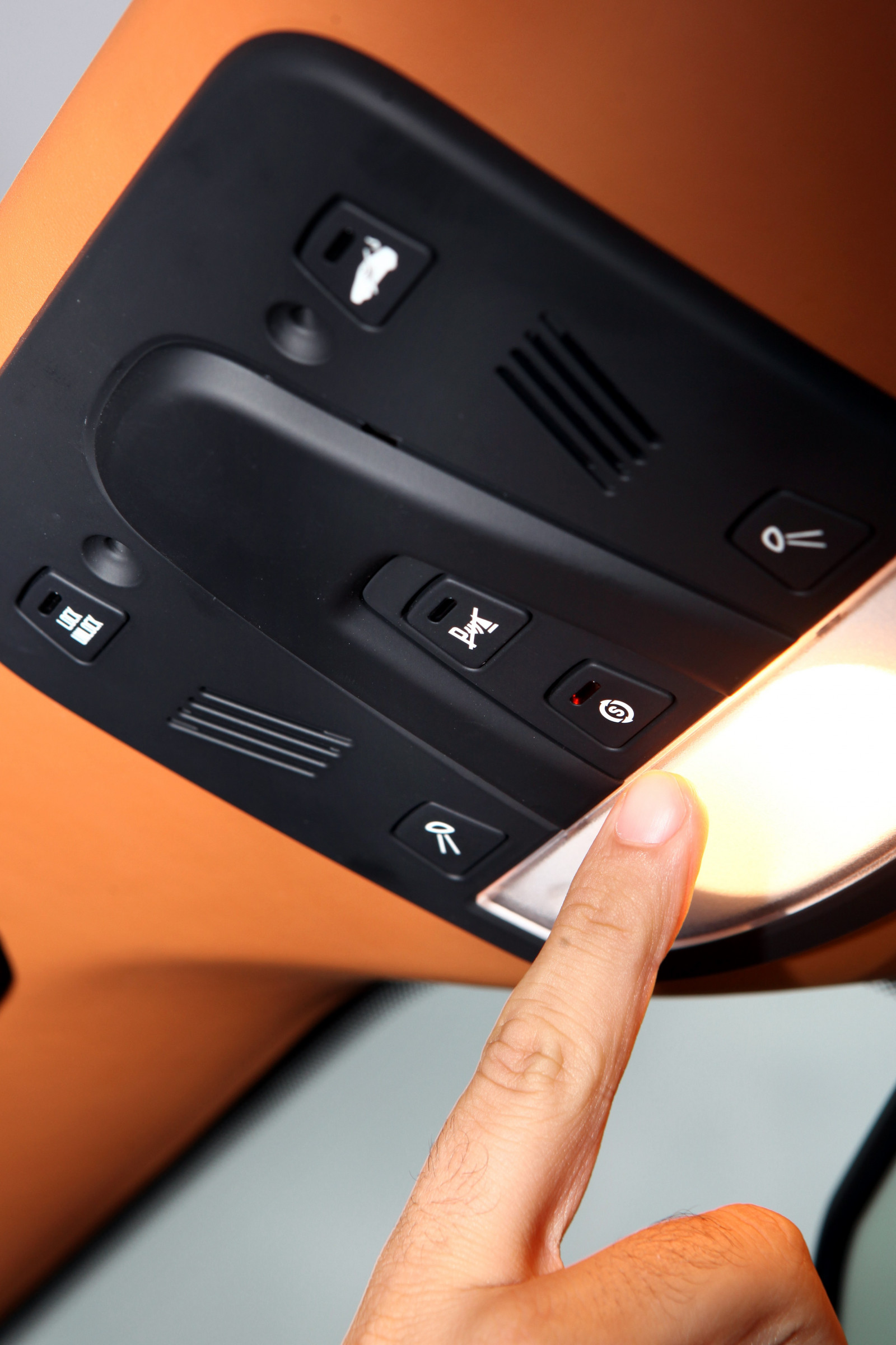 auto, vozidlo, technika, Ferrari, chytrý telefon, elektronika, volant, 2012, netcarshow, netcar, obrázky vozidel, photo auto, California HELE, ruka, multimédia, přístroj, automobil make, rodinný vůz, mobilní telefon