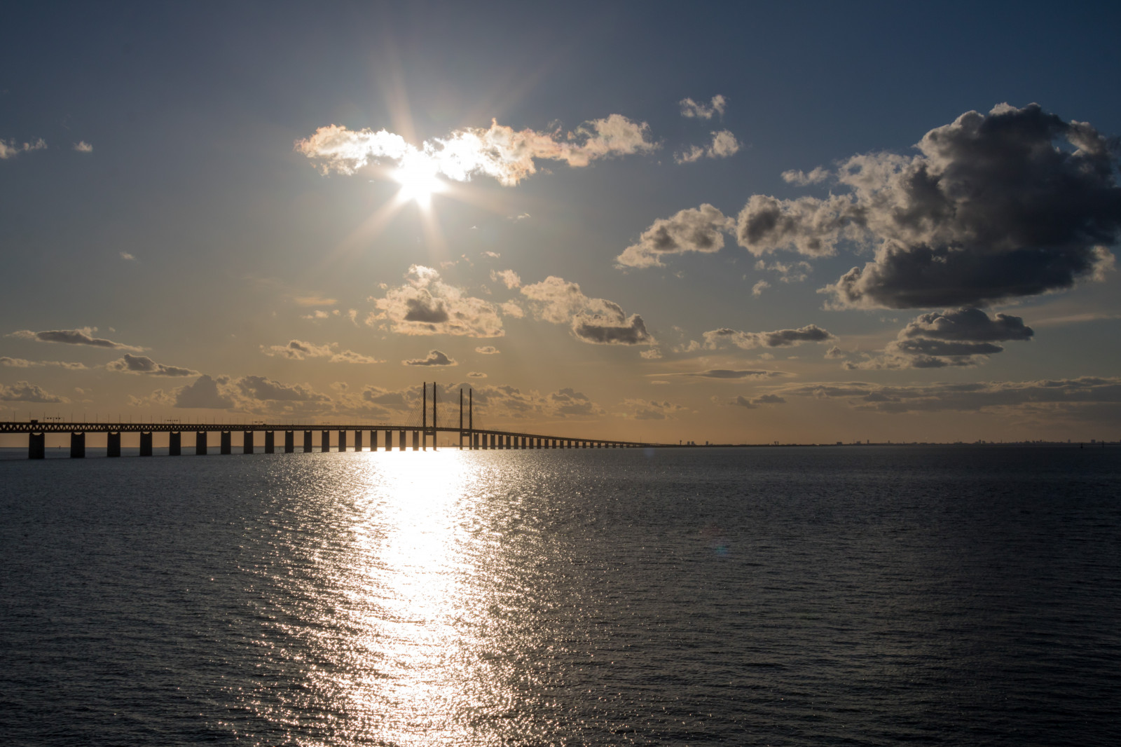 sollys, solnedgang, hav, Bugt, afspejling, himmel, solopgang, aften, morgen, kyst, bro, Sol, horisont, skumring, brormand, Sky, daggry, ocean, resundsbron, hav, brof STET, exif model canoneos760d, geocountry, kamera gør kanon, geocity, kameramodel canoneos760d, geostate, geolocation, exif linse efs18200mmf3556is, exif gøre kanon, exif isospeed 100, exif focallength 28mm, sunflare, exif åbning 18, efterglød