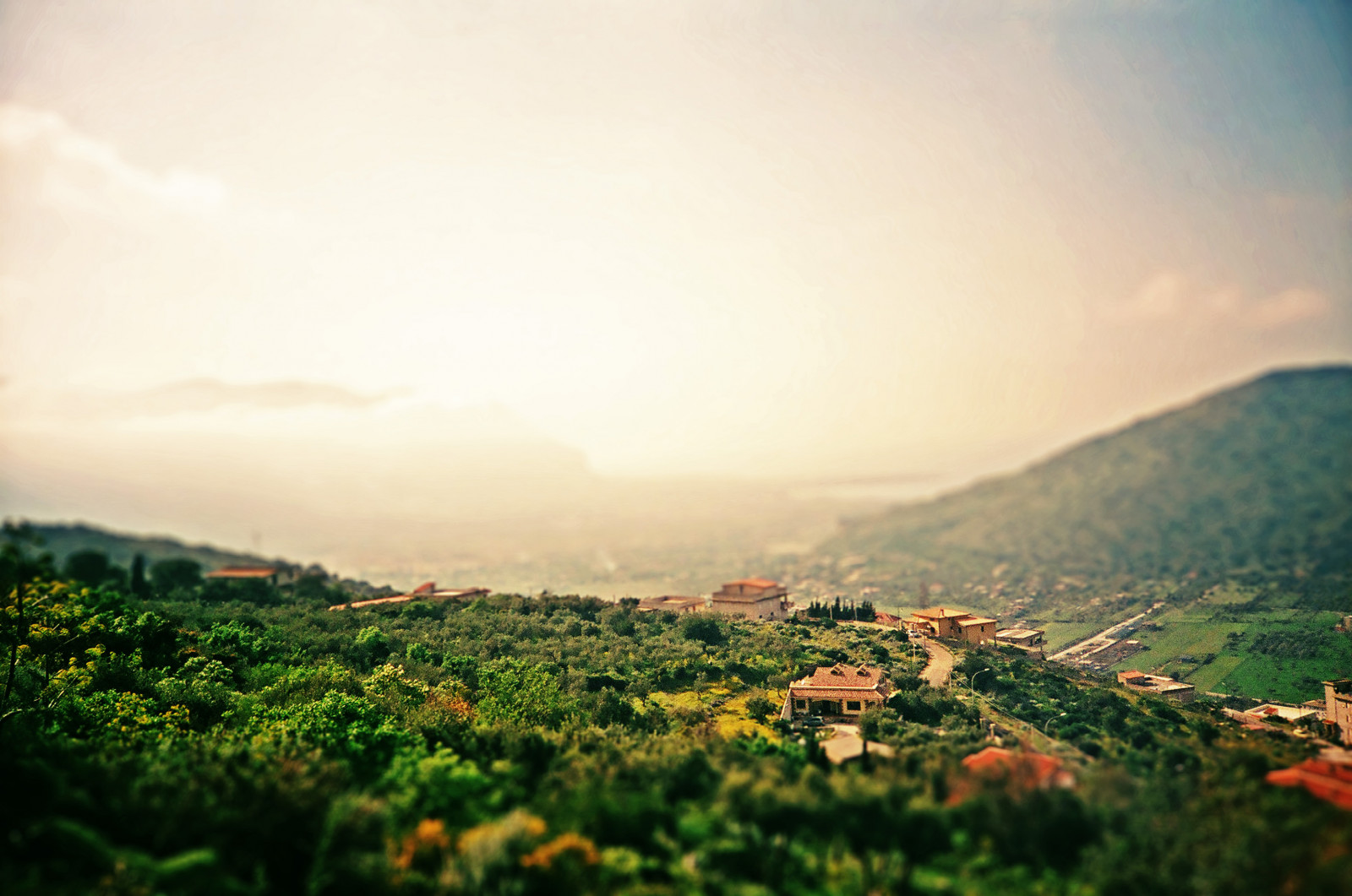 nebe, Příroda, horských reliéf, zelená, kopec, horizont, stanice hill, ráno, hora, mrak, Atmosféra Země, pole, atmosféra, strom, slunečnímu záření, list, tráva, venkov, mount scenérie, krajina, během dne, vysočina, večer, svítání, opar, louka, prostý, počítač tapeta, meteorologický jev, pohoří