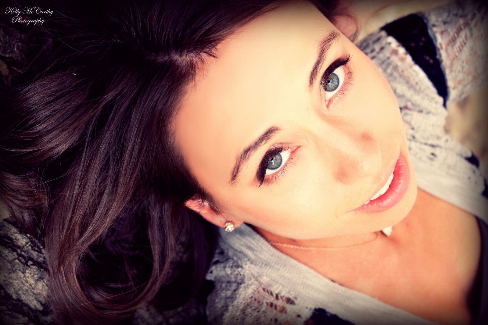 tvář, model, portrét, bruneta, brýle, Červené, venku, fotografování, detailní, modrý, móda, vlasy, bokeh, emoce, Osoba, kůže, hlava, barva, Krásná, dívka, krása, usměj se, oko, žena, dáma, ženský, modré oči, fotografie, ret, portrétní fotografie, focení, hnědé vlasy, mimika, Lidské tělo, orgán, zblízka, catchycolorsblue, bokewhores