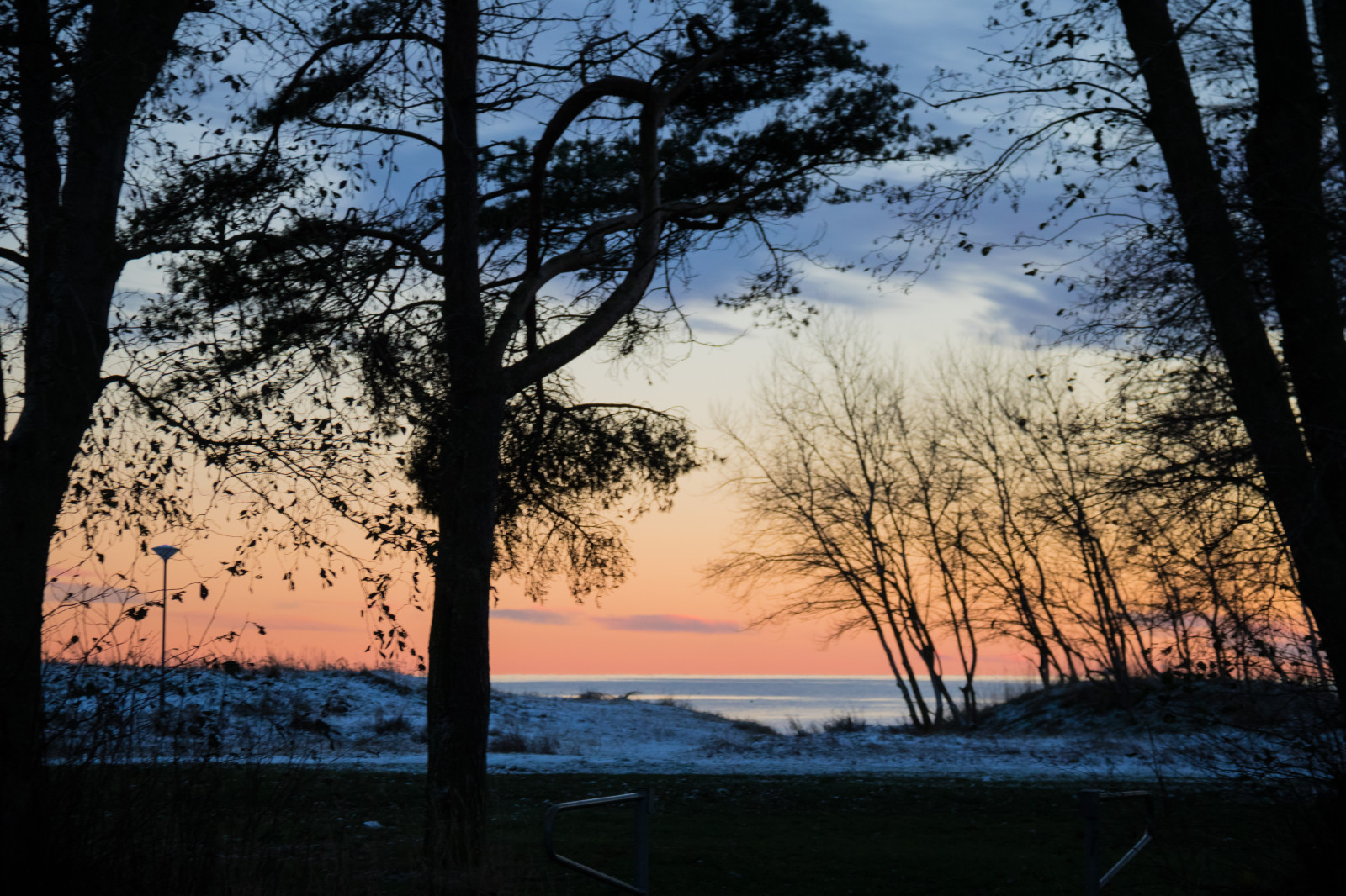 slunečnímu záření, západ slunce, moře, Příroda, odraz, nebe, zima, větev, svítání, večer, ráno, slunce, horizont, soumrak, slunce, mrak, strom, svítání, rostlina, sezóna, nebe, solnedg ng, Vinter, tr d, hav, moln, exif modelu canoneos760d, geocountry, Kamera aby kánon, geocity, Model fotoaparátu canoneos760d, geostate, geolocation, EXIF čočka efs18200mmf3556is, exif aby kánon, dalabadet, EXIF otvor 50, exif focallength 80mm, exif isospeed 800, dřevina