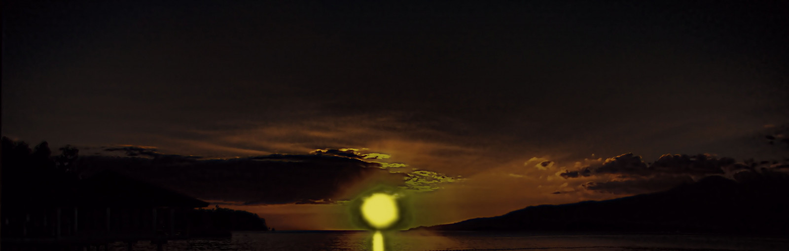 slunečnímu záření, krajina, západ slunce, moře, noc, voda, Příroda, odraz, nebe, mraky, uklidnit, večer, slunce, horizont, tropický, atmosféra, Filipíny, letní, půlnoc, světlo, mrak, strom, západ slunce, osvětlení, přímořská krajina, tma, tropy, počítač tapeta, geologický fenomén, tropický ostrov, subicbay, jev