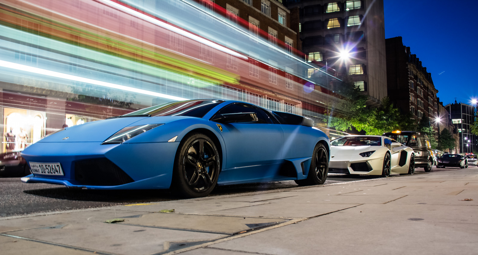 modrý, bílý, Černá, Londýn, cars, auto, Kánon, fotografování, flickr, skvělý, super, bod, exotický, puntíkovaný, drahý, Lamborghini, superauto, špinění, matný, sportovní auto, 2012, sportscars, Supercars, tramvaje, D600, LP640, Murceliago, worldcars, Hyperauta, worldofcars, Aventador, lp7004
