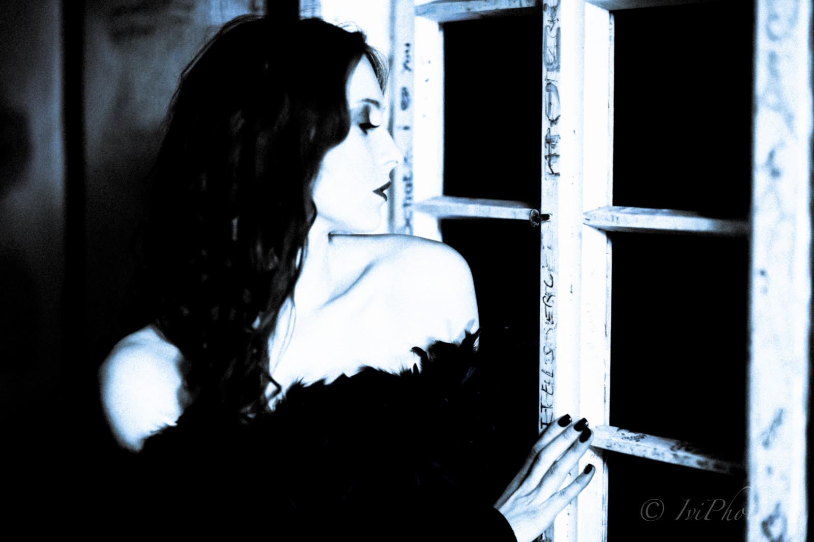 dívky, světlo, lidé, městský, žena, bílý, oko, UMĚNÍ, dívka, tvář, udělat, móda, portréty, Kánon, temný, vlasy, de, fotografování, fotografie, Černá bílá, model, oči, foto, ruka, řasy, řasy, Stuttgart, modelování, rozklad, nádherný, femme, pokuta, modely, inspirovaný, 85mm, profesionální, víla, šeřík, ii, půlnoc, kouřové, SW, ret, rtěnka, augen, melancholie, Frau, Schwarzweiss, program, auge, chloupky, melancholický, ivi, llens, professionell, 85mm12, Mitternacht, 85mm12ii, lobjektiv, malancholie, iviphoto, iviphotode, ivifoto