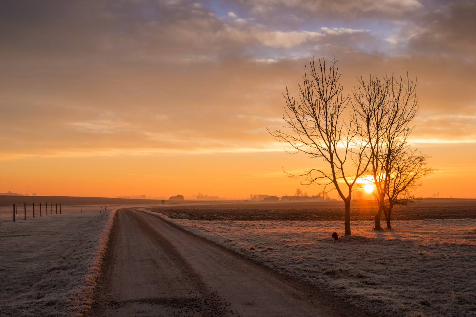 แสงแดด, แนวนอน, พระอาทิตย์ตก, ทะเล, ทราย, ท้องฟ้า, ฟิลด์, ถนน, ชายหาด, พระอาทิตย์ขึ้น, ตอนเย็น, เช้า, ชายฝั่ง, ดวงอาทิตย์, ขอบฟ้า, รั้ว, พลบค่ำ, เมฆ, รุ่งอรุณ, ชนบท, landsbygd, soluppg ng, landskap, exif model canoneos760d, ประเทศธรณีวิทยา, กล้องทำให้ Canon, geocity, กล้องรุ่น canoneos760d, geostate, ตำแหน่งทางภูมิศาสตร์, เลนส์ Exifs efs18200mmf3556is, exif ทำให้ canon, exif isospeed 100, ความยาวโฟกัส Exif 32 มม, รูรับแสง exif 63, soderslatt, สภาพแวดล้อมทางธรรมชาติ, ปรากฏการณ์บรรยากาศ, สายัณห์