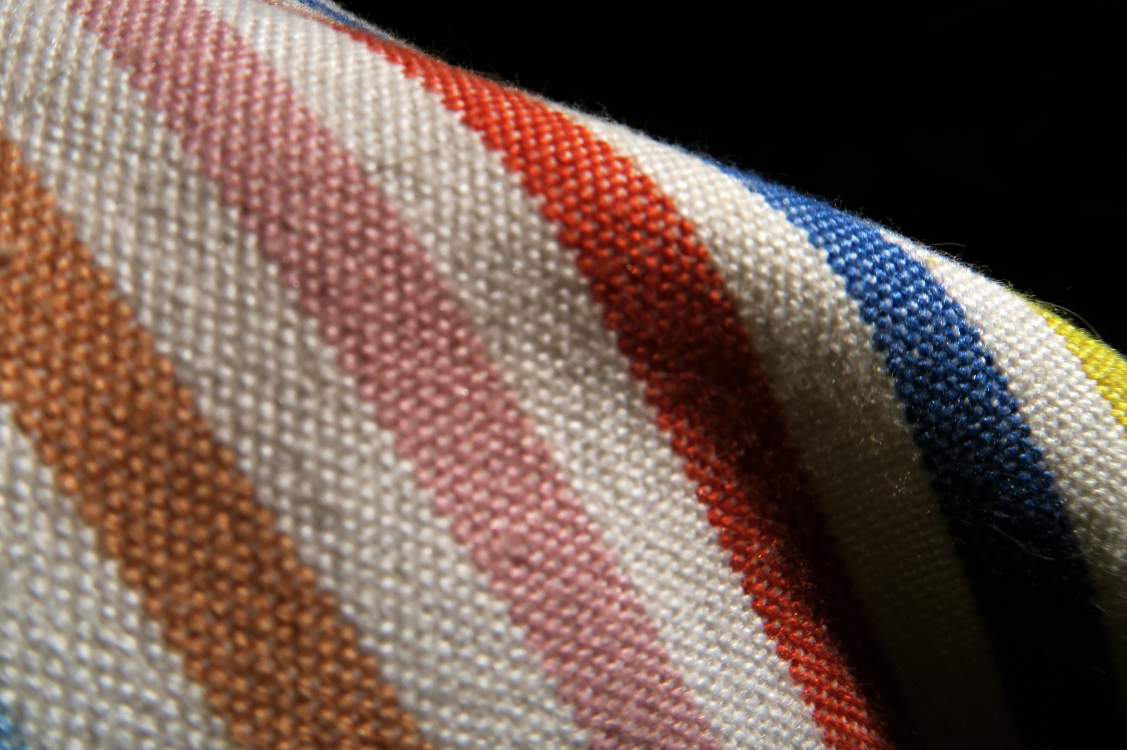 macromondays, makro, pondělky, clothtextile, Gren, polštář, Cuscino, IKEA, stoffa, canong5x, Kánon, g5x, textura, righe, řádky, cotone, bavlna, Tessuto, Federa, projekt, Project2017, 0862017, project365, Jednoho dne, photoaday, pictureaday, Project365086, Project365032717, Project36527mar17, 2017pad