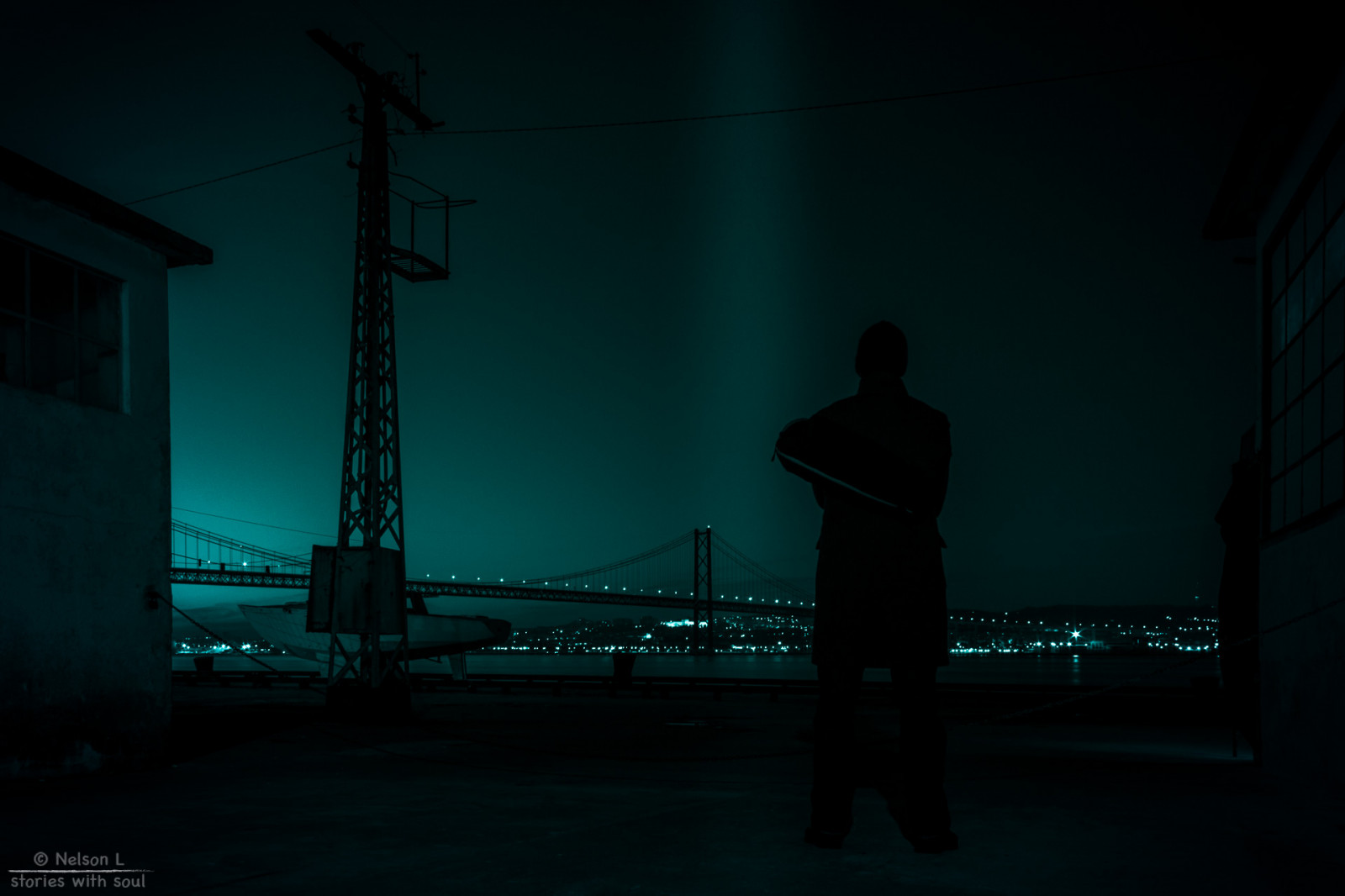 krajina, okno, moře, noc, voda, nebe, fotografování, Fotoaparát, večer, vlajka, most, řeka, Kánon, vítr, atmosféra, Lisabon, objektiv, břeh řeky, duše, půlnoc, elektřina, 2014, longexposure, mrak, scéna, zlatý, osamělý, Procházka, flickr, prozkoumat, momenty, Rio, sladký, tma, štěrbina, zajímavý, nejlepší, 600D, tvořivý, moment, ponte, fotografie, prasknutí, Ferias, lisboa, většina, Snímek obrazovky, 25, Nelson, Tejo, tagus, rozhodující, bilding, Lourenco, rivertagus, imponent, jev, abril, caiscolunas, 25deabril, Almada, Ribře