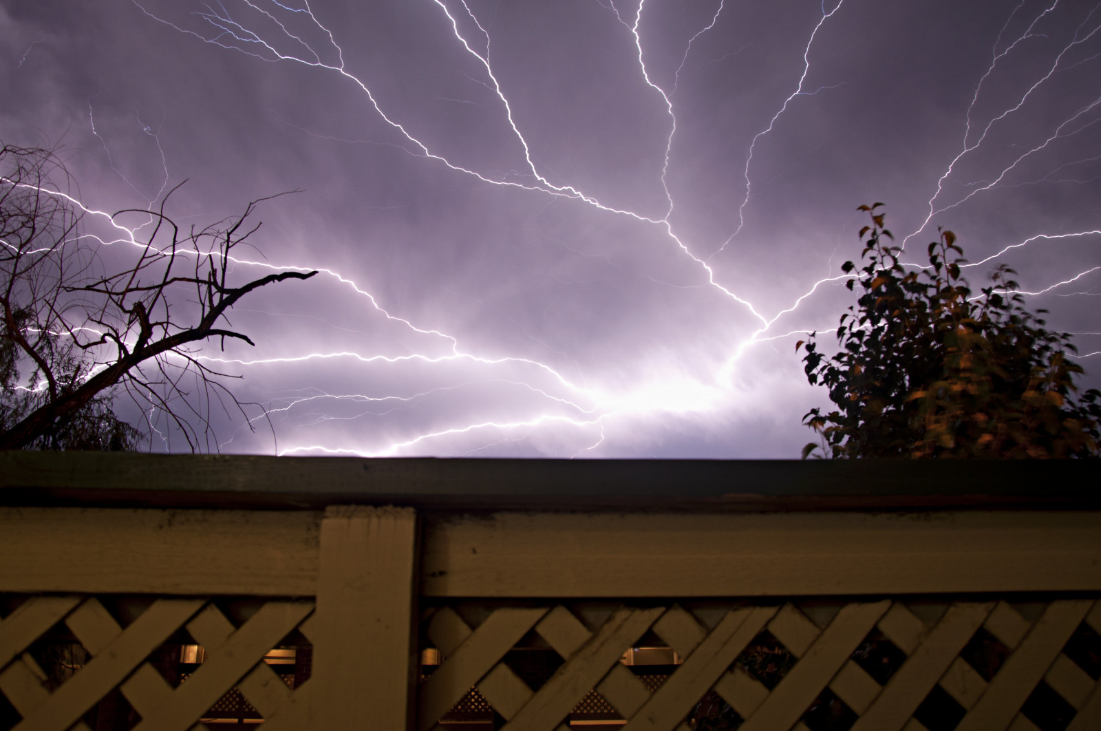 nebe, Blesk, mrak, hrom, atmosféra, strom, noc, jev, tma, bouřka, večer, bouřka, meteorologický jev, elektřina, větev