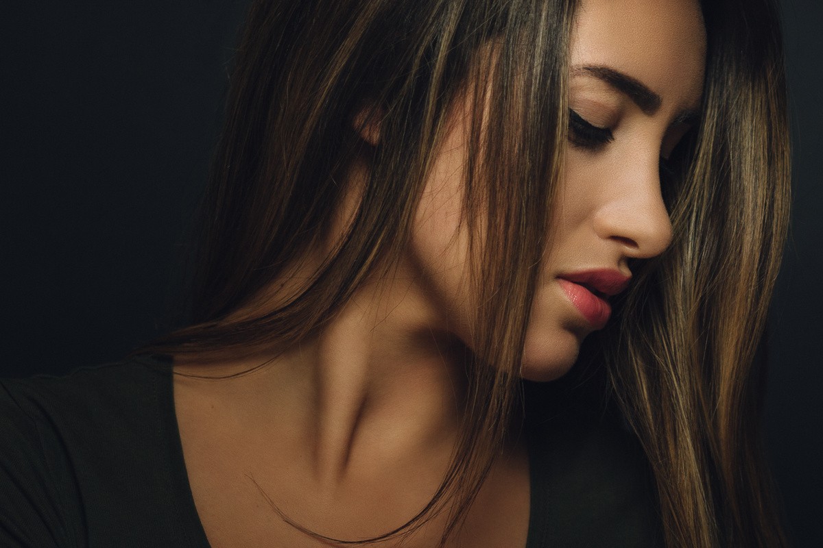 viso, donne, modello, ritratto, capelli lunghi, brunetta, fotografia, avvicinamento, capelli neri, rossetto rosa, donne al chiuso, moda, capelli, bocca, naso, emozione, Persona, pelle, capo, ragazza, bellezza, occhio, donna, mano, signora, labbro, biondo, acconciatura, fotografia di ritratto, servizio fotografico, capelli castani, arte modello, espressione facciale, corpo umano, organo, avvicinamento, l'azione umana