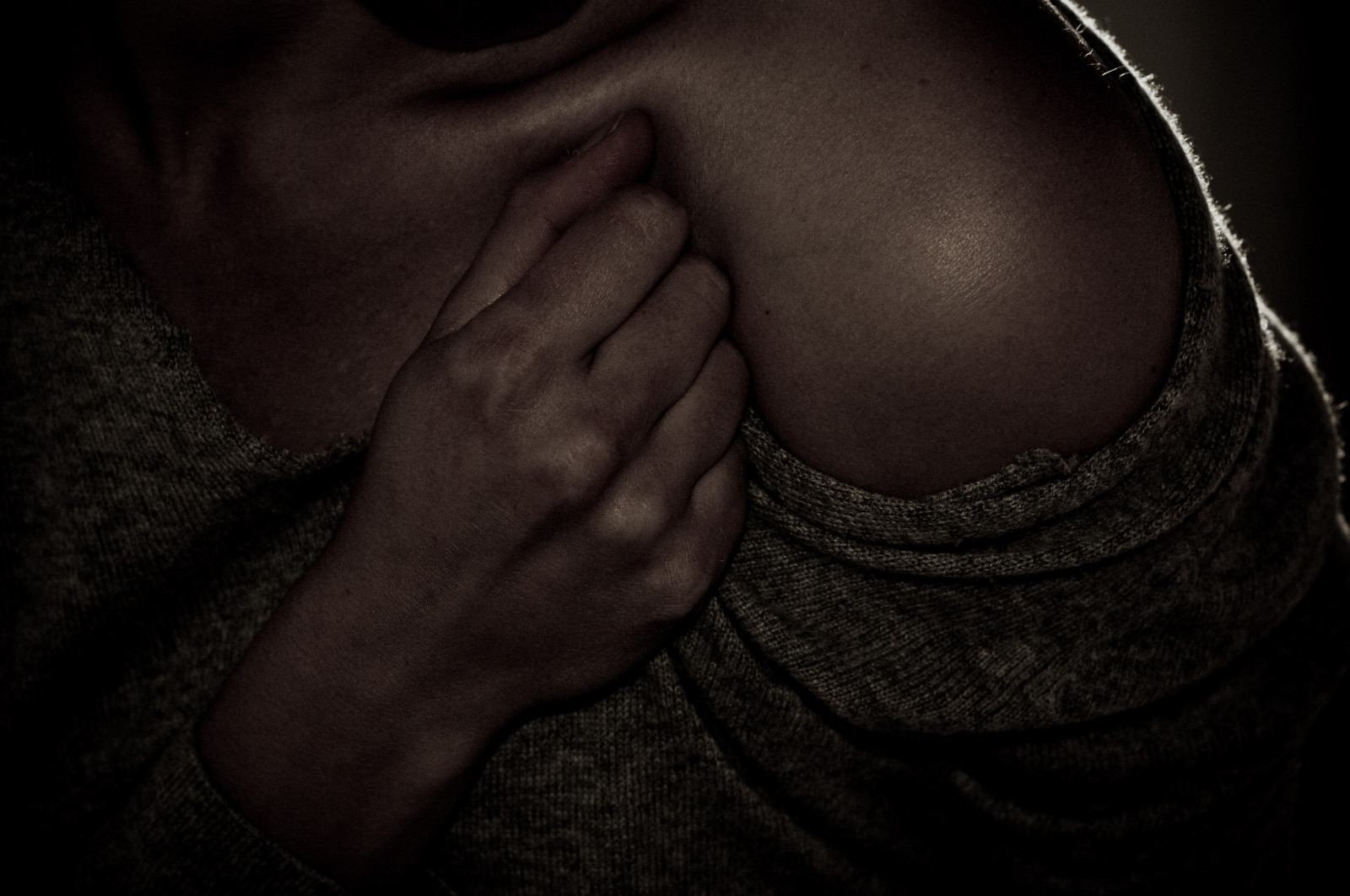 Černá, citát, portrét, fotografování, pusa, zadní, emoce, Osoba, kůže, červen, hlava, dívka, krása, oko, žena, ruka, prst, tma, smysl, sval, já, paže, 365 dnů, Lidské tělo, orgán, zblízka, interakce, ladybugrock, edgarallenpoe, todayiremindedmyselfnottotrysohard