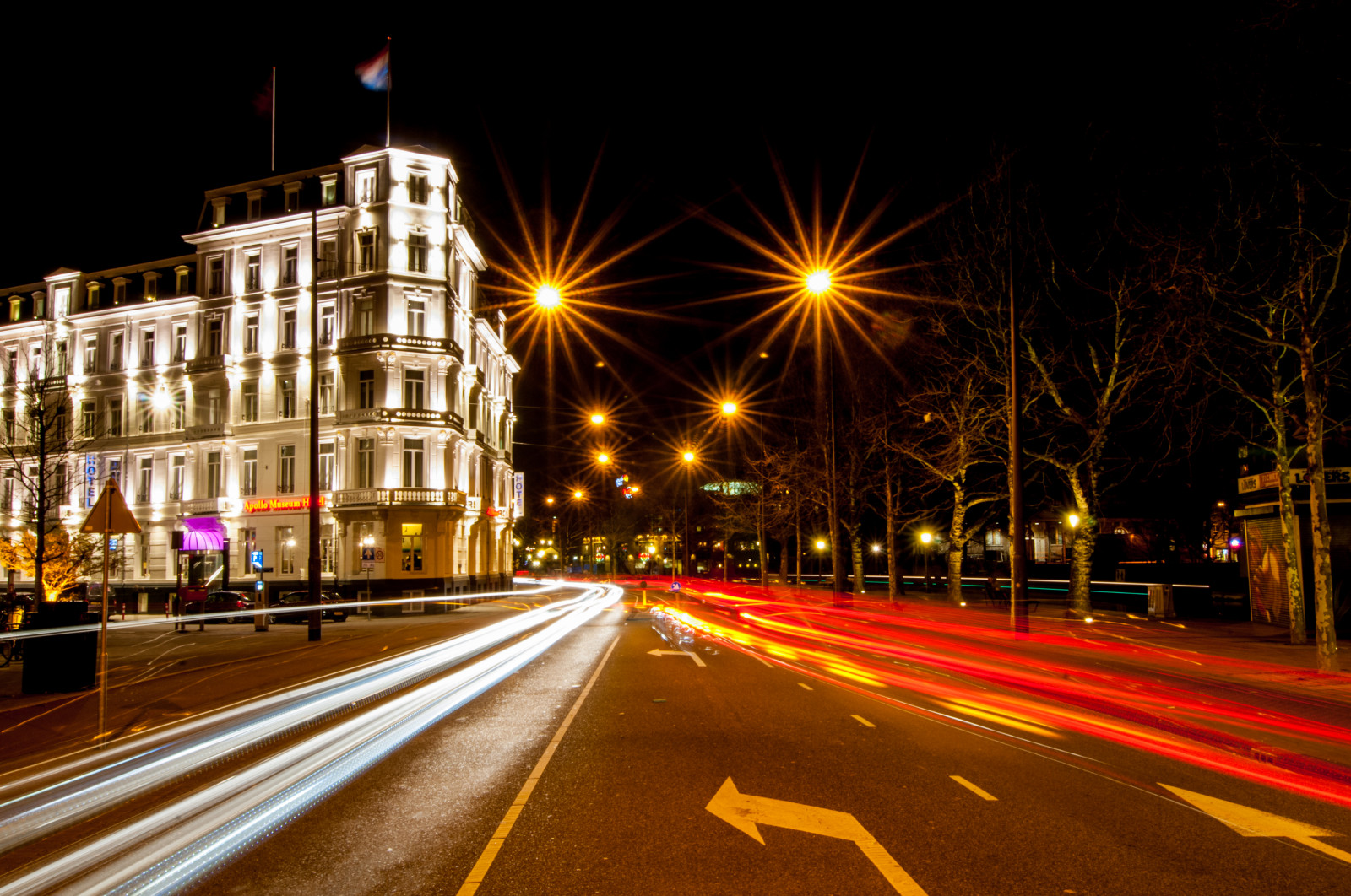 pouliční osvětlení, město, ulice, panoráma města, noc, silnice, večer, provoz, Nikon, soumrak, Amsterodam, metropole, Lightroom, infrastruktura, 2014, světlo, expozice, centrum, osvětlení, cars, Rychlost, chodník, tma, lightpainting, D300S, urban area, Metropolitní oblast, longshutter
