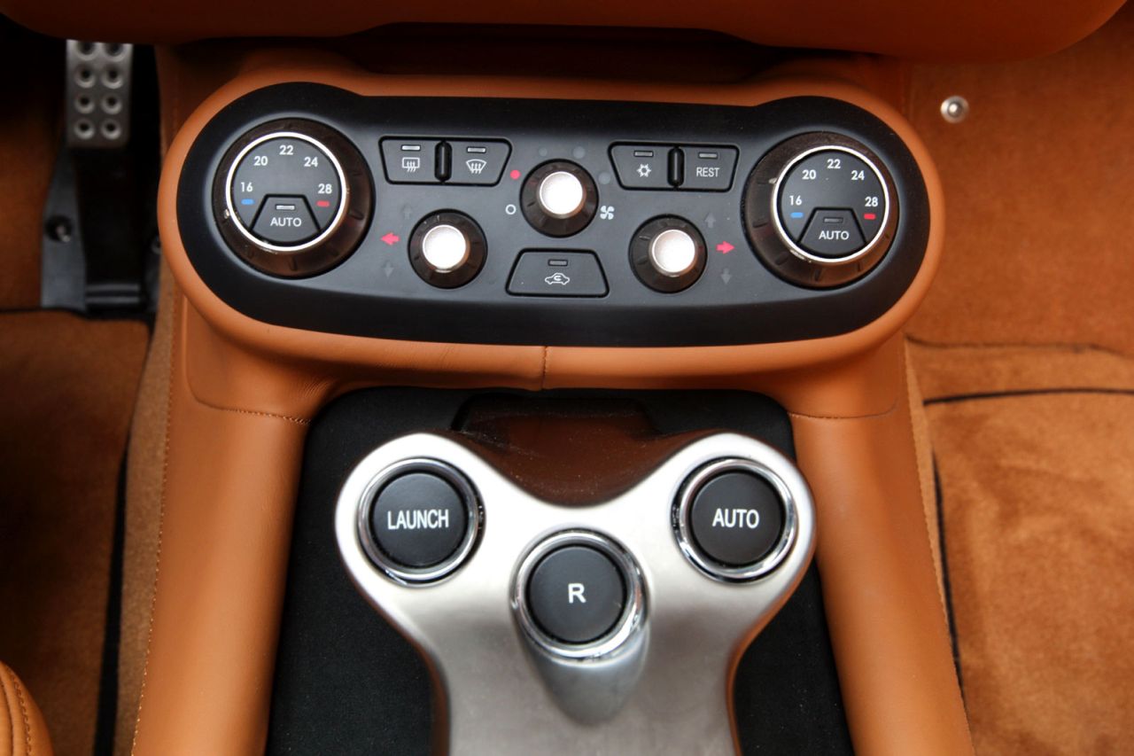 auto, ajoneuvo, Kalifornia, urheiluauto, Ferrari, Mini, ohjauspyörä, 2012, netcarshow, netcar, auto kuvat, auton kuva, pyörä, superauto, maakulkuneuvon, auto make, perheauto, kaupunkiauto, katumaasturi, subcompact auto