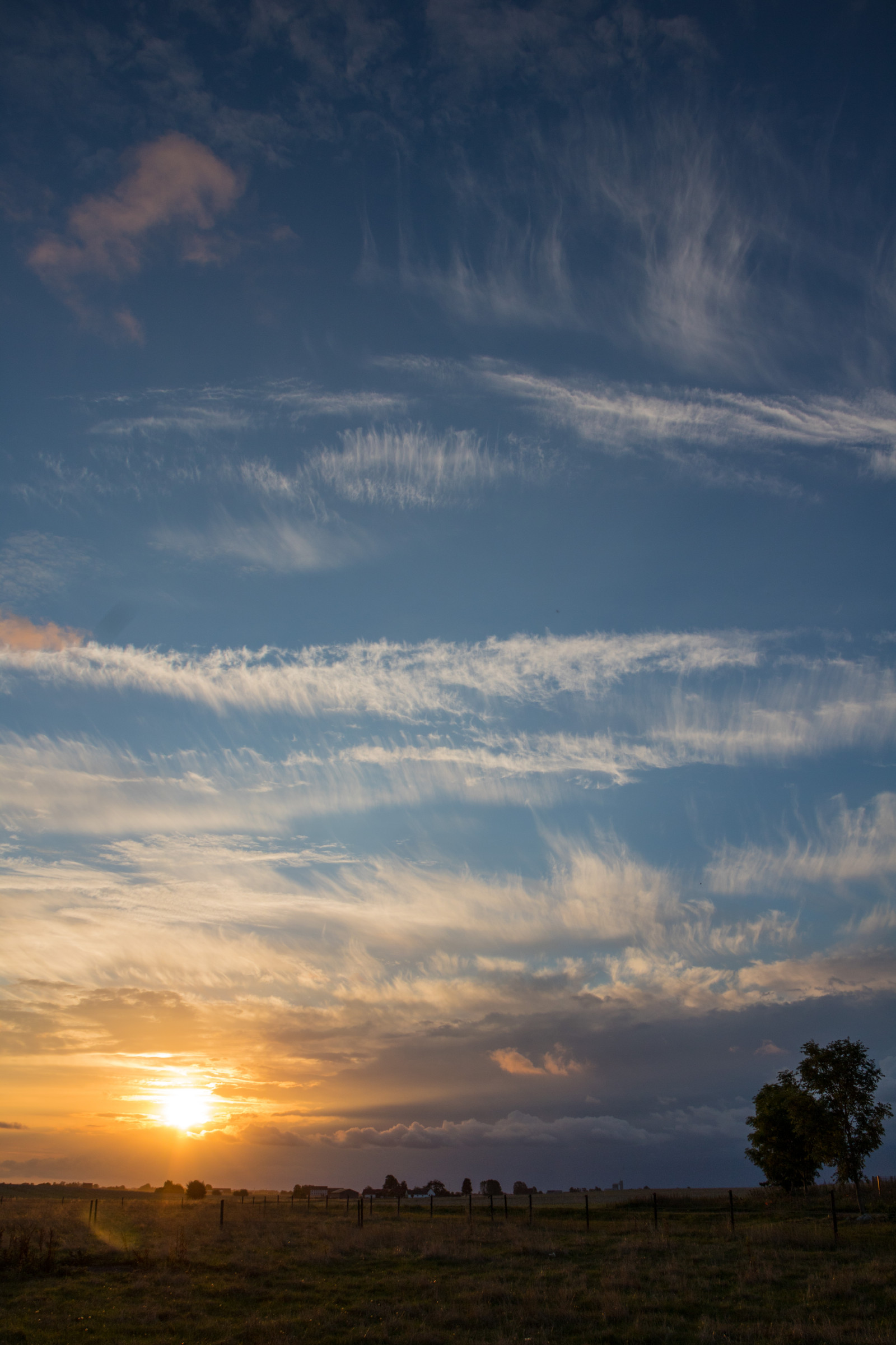 แสงแดด, แนวนอน, พระอาทิตย์ตก, ท้องฟ้า, ฟิลด์, เมฆ, พระอาทิตย์ขึ้น, ตอนเย็น, เช้า, ดวงอาทิตย์, ขอบฟ้า, บรรยากาศ, พลบค่ำ, เมฆ, รุ่งอรุณ, himmel, ชนบท, landsbygd, soluppg ng, s dersl tt, landskap, exif model canoneos760d, ประเทศธรณีวิทยา, กล้องทำให้ Canon, geocity, กล้องรุ่น canoneos760d, geostate, ตำแหน่งทางภูมิศาสตร์, เลนส์ Exifs efs18200mmf3556is, exif ทำให้ canon, exif isospeed 100, ความยาวคลื่น exif 18mm, รูรับแสง exif 10, ที่ราบ, ทุ่งหญ้า, สายัณห์, ปรากฏการณ์ทางอุตุนิยมวิทยา