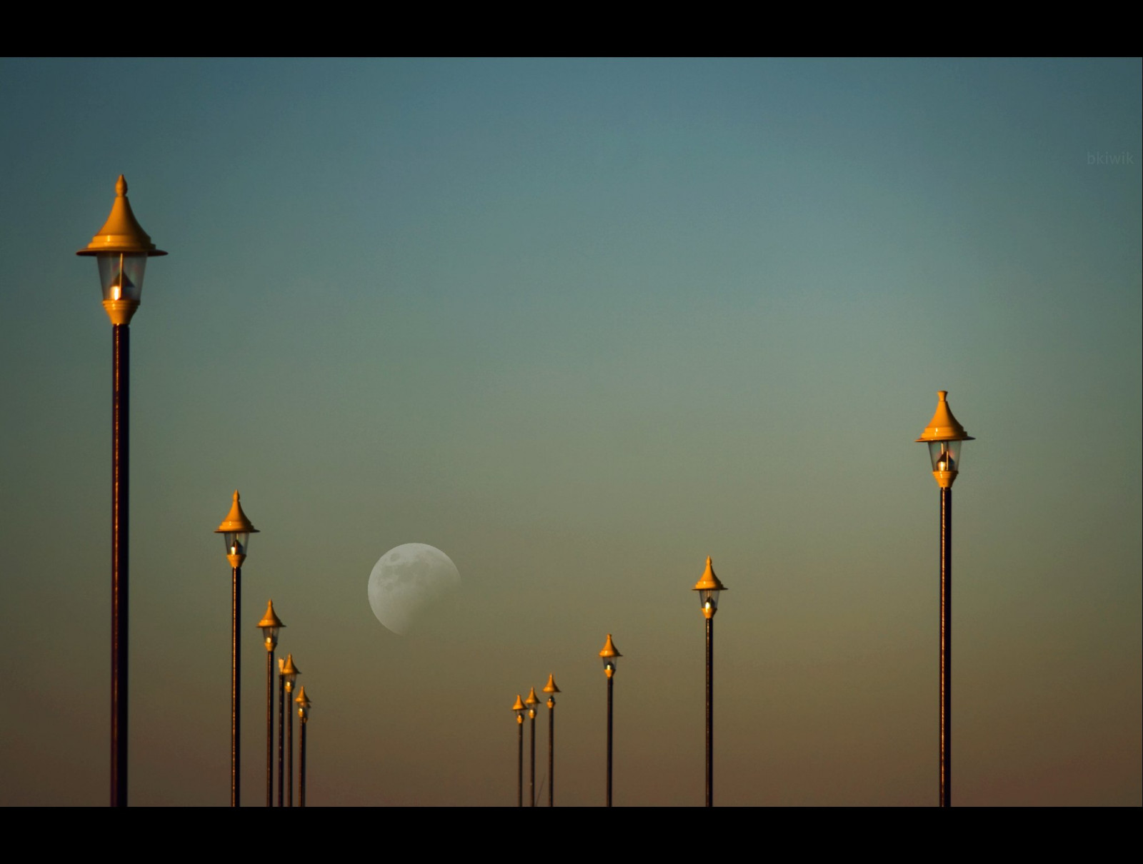 světlo, Nový Zéland, Christchurch, nebe, slunce, slunečnímu záření, Měsíc, čáry, žlutý, architektura, digitální, Kánon, světla, hvězda, večer, molo, bod zmizení, pouliční osvětlení, Klid, stíny, otevřeno, zveřejnit, soumrak, pouliční osvětlení, nekonečno, prostor, Canterbury, uklidnit, struktura, minimální, půlměsíc, pól, nz, opakování, míchané, southisland, měsíční svit, Mimo, jednoduchý, mizející, aotearoa, minimalistický, opakovat, Gettyimages, stínování, lineární, newbrighton, nesmírný, opakovala, zjednodušující, newbrightonpier, eos400d, elitegalleryaoi