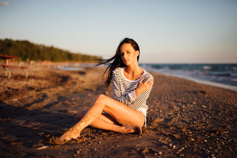 slunečnímu záření, ženy venku, ženy, model, západ slunce, moře slunečnímu záření, ženy venku, ženy, model, západ slunce, moře