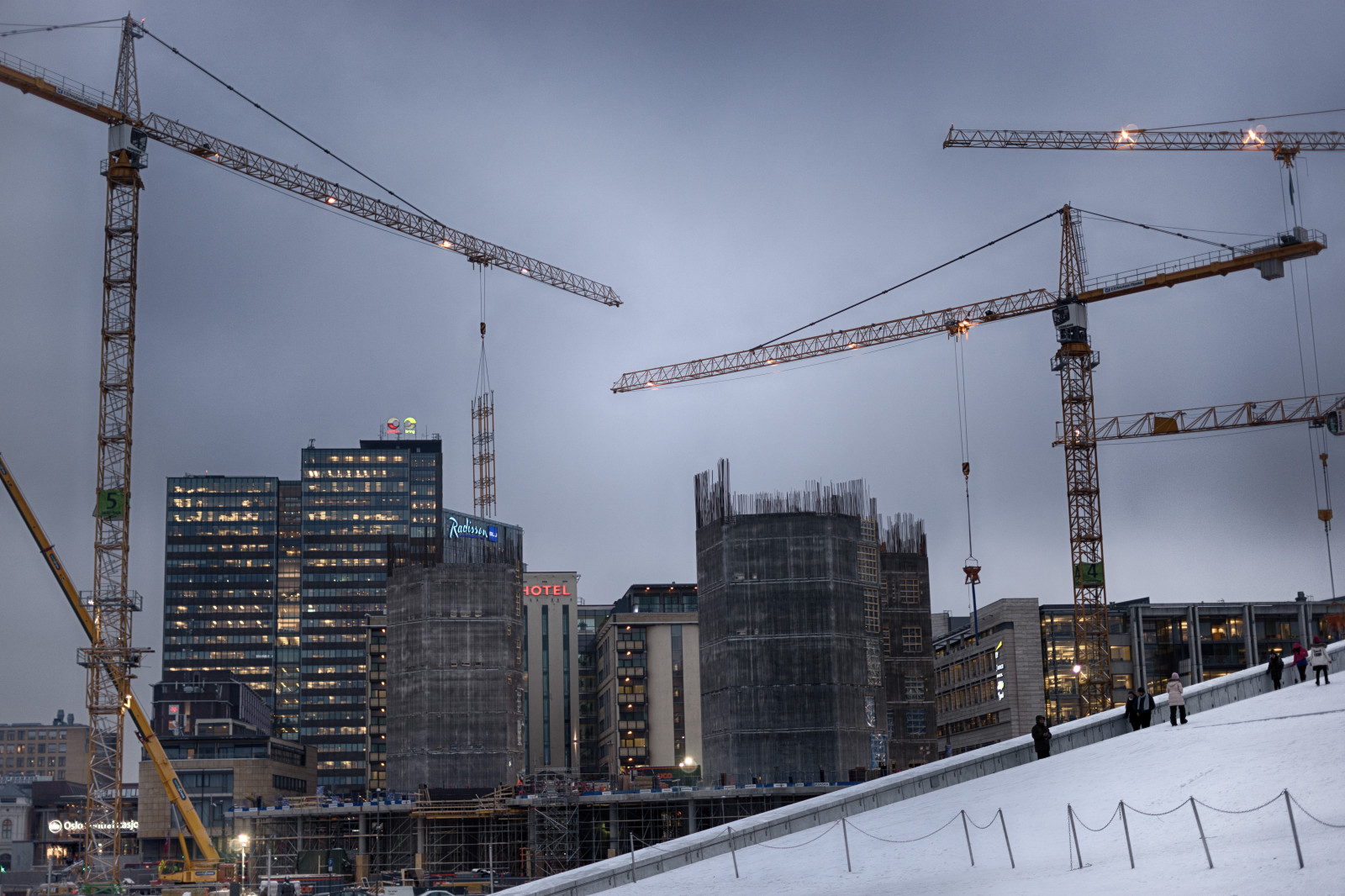 lidé, sníh, zima, vozidlo, konstrukce, stadión, doprava, jeřáby, Oslo, Únor, počasí, dům opery, střecha, průmysl, urban area, sportovní dějiště, panelový dům