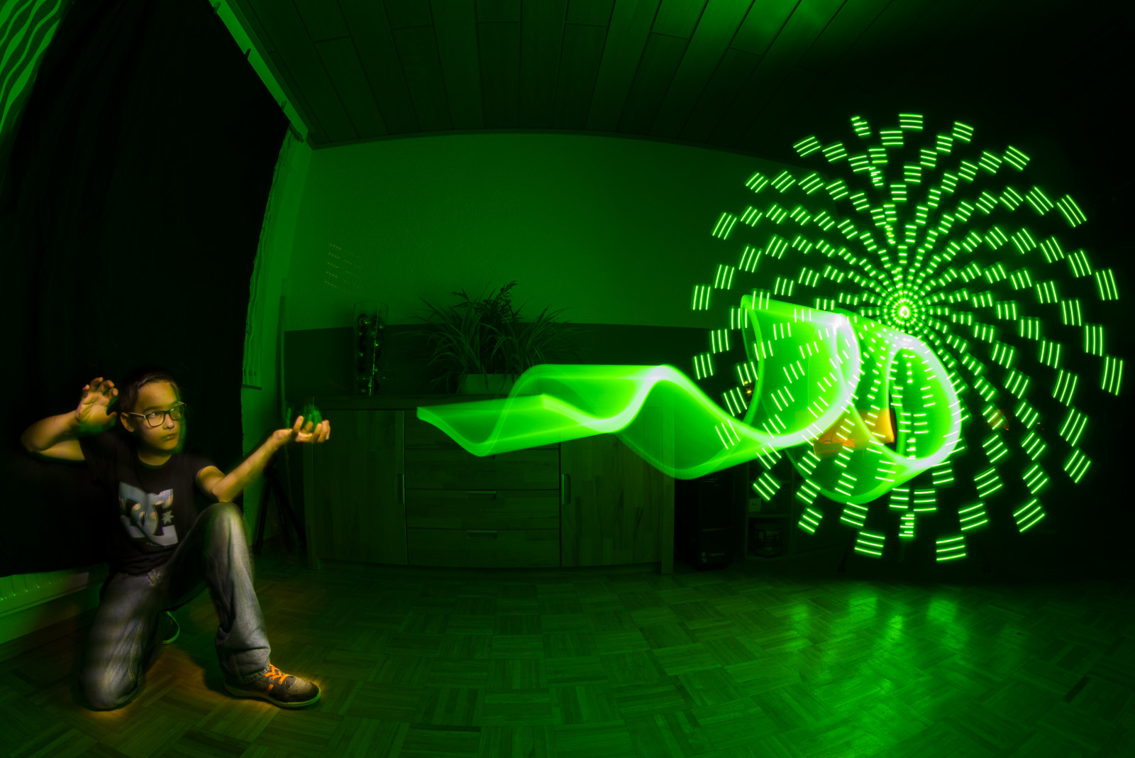 ilustrace, noc, zelená, hnědý, hospodařit, čas, zadní, liška, Létat, Michal, Budoucnost, dlouho, expozice, lp, režim, tma, mc, j, langzeitbelichtung, lightpainting, Snímek obrazovky, žárovka, počítač tapeta, zvláštní efekty, doc, LZB, mravenec, marty