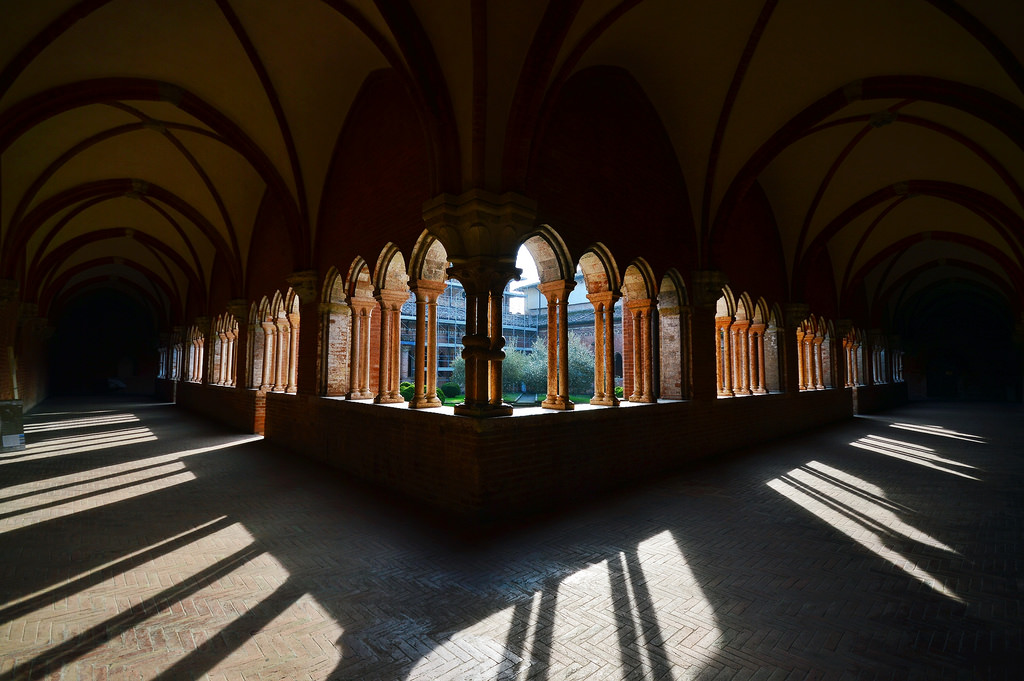 nat, arkitektur, bygning, symmetri, morgen, bue, kirke, katedral, kapel, perspektiv, lys, vidvinkel, smuk, skygger, kolonner, sted for tilbedelse, designs, klostre, midtergang