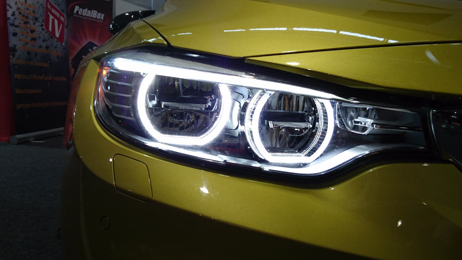 BMW, semafory, žlutý