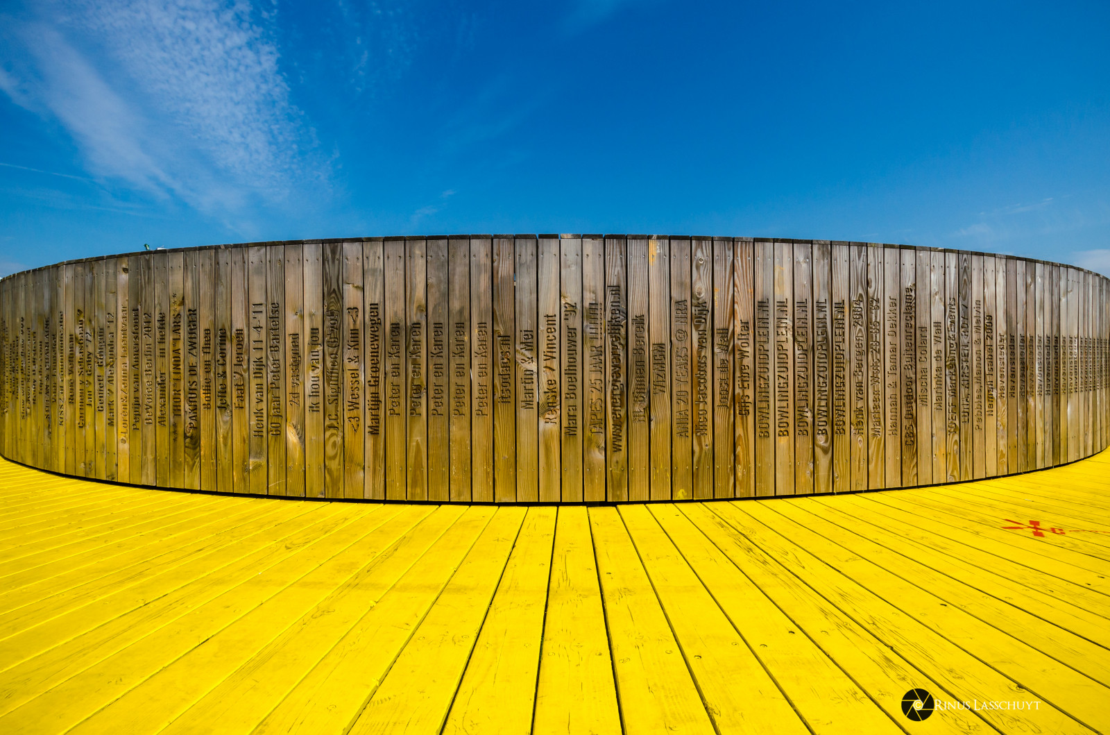 most, žlutý, Rotterdam, Nikon, blauw, nederland, Nizozemí, modrá obloha, symetrie, chodník, nl, brug, architektura, loopbrug, abstractarchitecture, symmetrie, Voetgangersbrug, Houtenvloer, Architectuurrotterdam, nikond5100, luchtsingel, lasschuyt, rinuslasschuyt