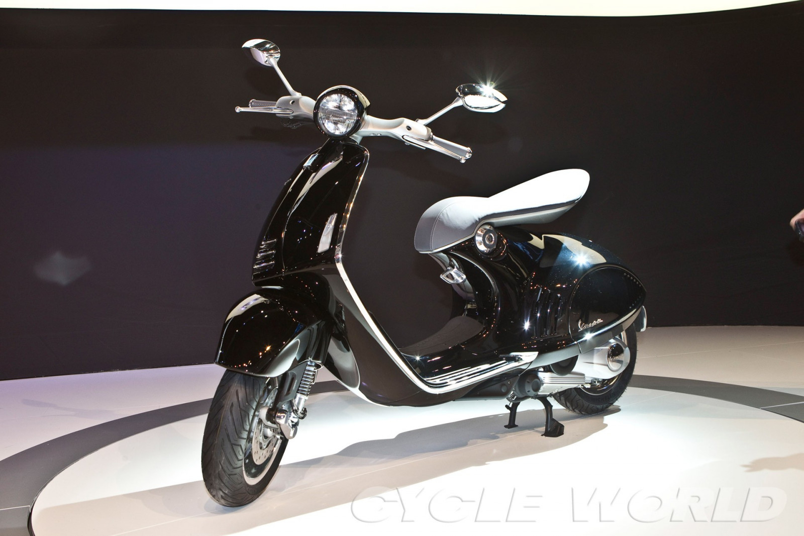 รถจักรยานยนต์, ยานพาหนะ, เรือลาดตระเวน, เวสป้า, สกู๊ตเตอร์, การออกแบบยานยนต์, ภายนอกยานยนต์