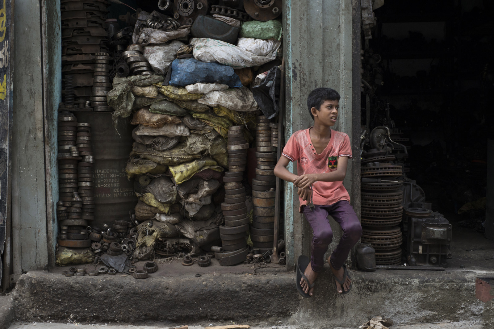 chrám, ulice, strom, silnice, voda, slum, dívka, rekreace