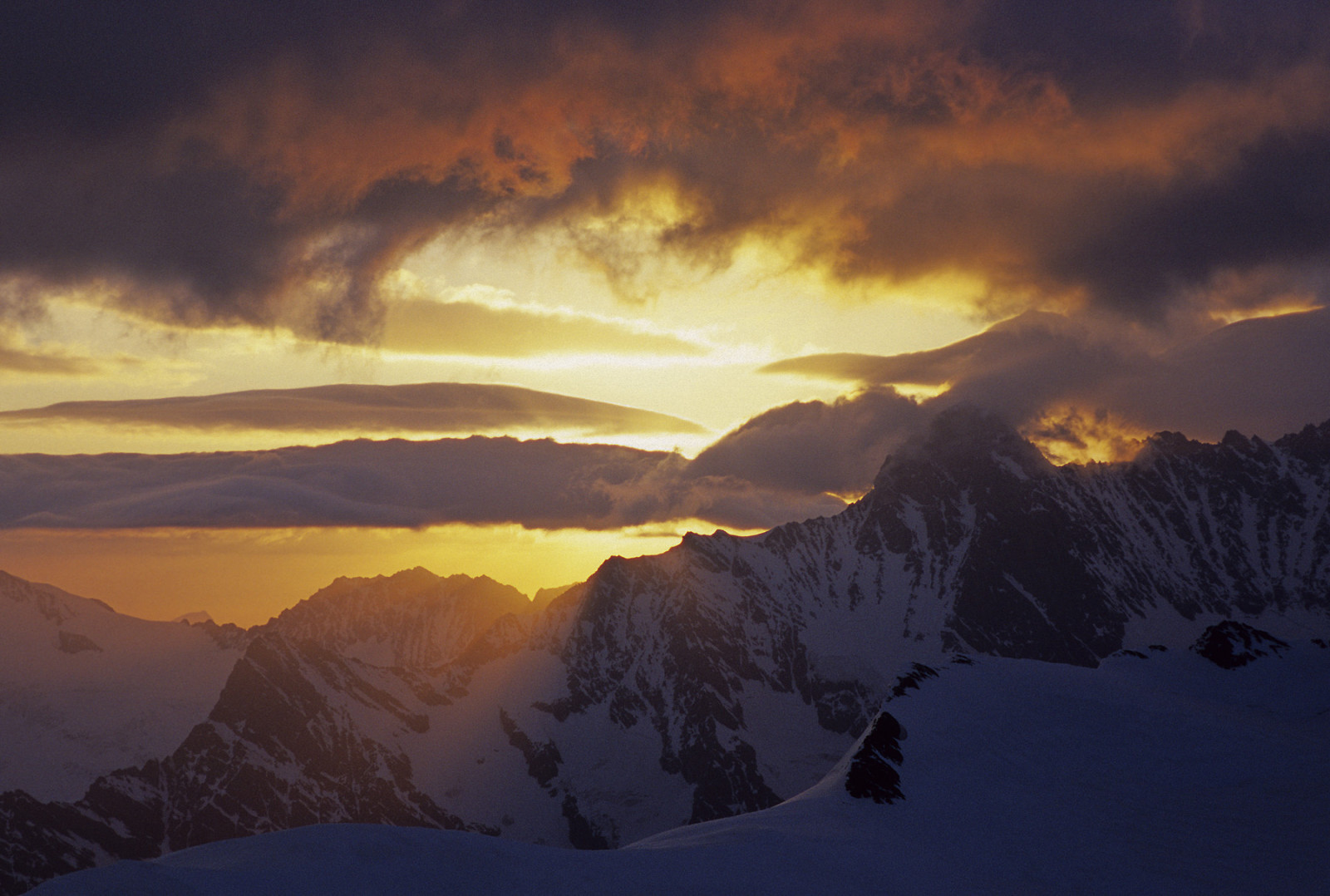 hora, hory, Alpy, alpes, svítání, svítání, Schweiz, Švýcarsko, Evropa, suisse, alpen, berneroberland, Oberland, Schreckhorn, Kapitáninteresting, Moenchsjoch