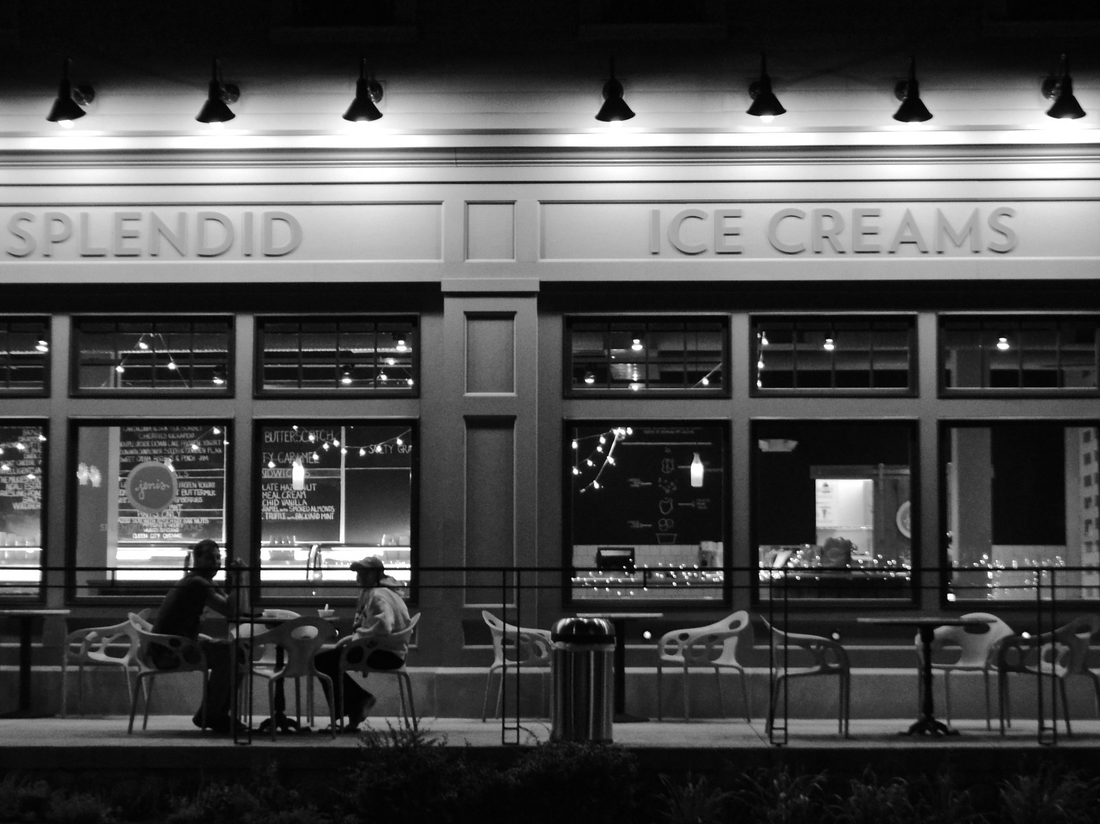 ถนน, โอไฮโอ, คน, bw, อาหาร, สีขาว, ดำ, น้ำแข็ง, ขาวดำ, ร้านค้า, กลางคืน, มืด, ขนม, เสรีภาพ, ร้านอาหาร, เก็บ, คู่, หวาน, ตรงไปตรงมา, ครีม, Powell, รักษา, งดงาม, ครีม, Olentangy, เจนิส