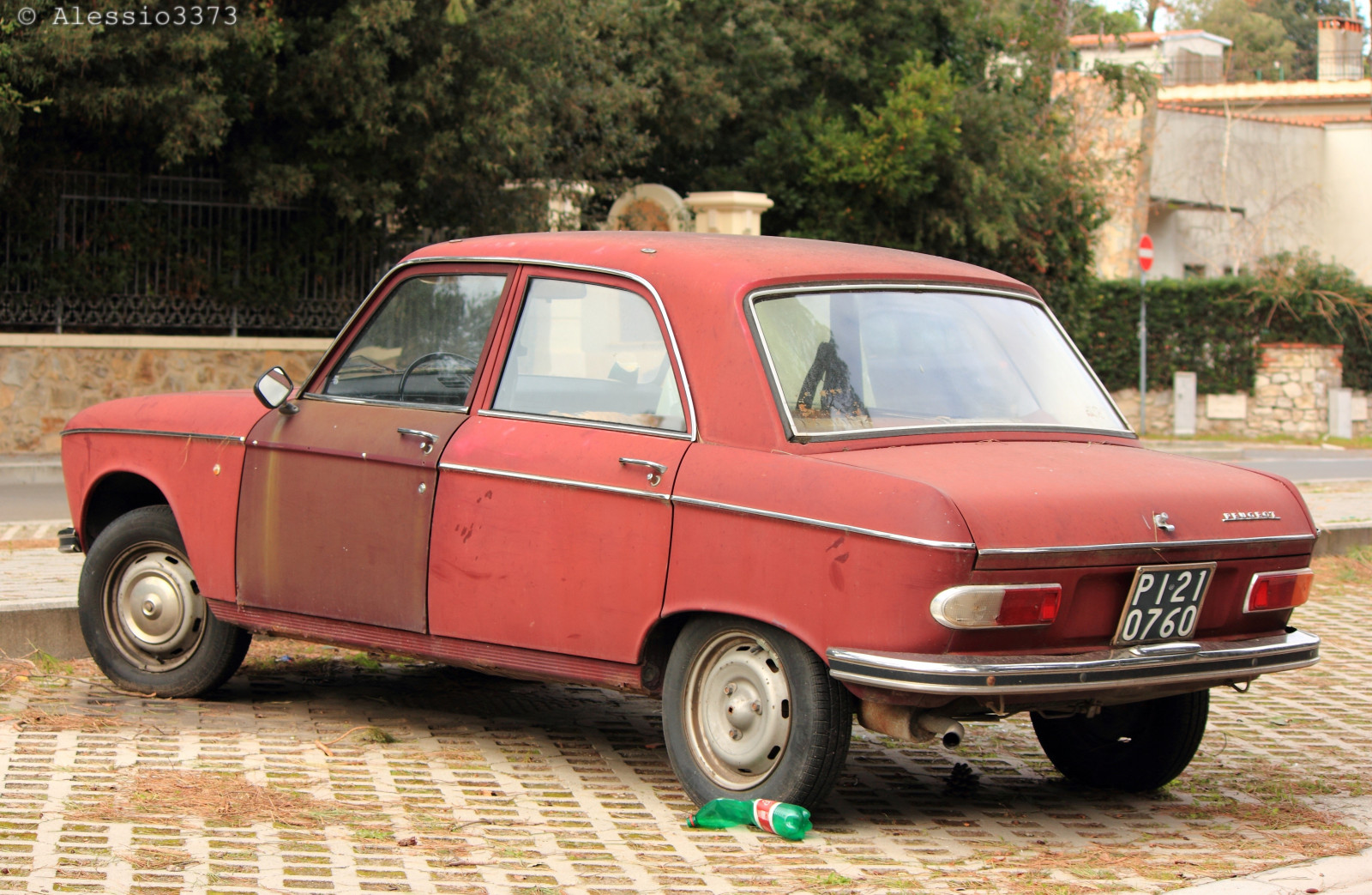 auto, opuštěný, vozidlo, rez, rozklad, klasická auta, peugeot, limuzína, rezavý, vykotlaný, opuštění, abandonedcars, zrezivělý, rustycars, zanedbaný, rodinný vůz, kompaktní vůz, motorové vozidlo, městské auto, v plné velikosti vůz, nemilovaný, nepoužitý, autoabbandonate, Peugeot204