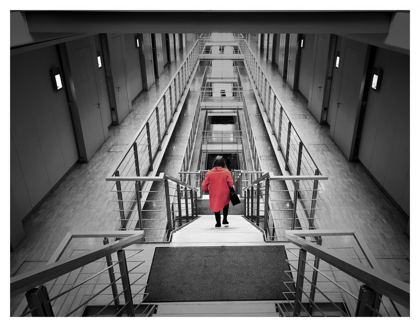 kanzlerin, นอกกฎหมาย, การเมือง, downer, ไม้, กุชชี่, afterlight, enlight, vscocam, vsco, ว้าว, ความรัก, อำนาจ, freiheit, อิสรภาพ, fluchtpunkt, หายตัวไป, บันได, บันได, ผู้หญิง, สีแดง, เซ็กซี่, ร้อน, ละคร, ดำและขาว, การถ่ายภาพ, มือถือ, แอปเปิ้ล, อารมณ์, สถาปัตยกรรม, สถาปนิก, iphone7plus, ไนกี้, อาร์มานี่, prada, เจ้านาย, ชาแนล, โกโก้, มีประโยชน์, เบอร์ลิน