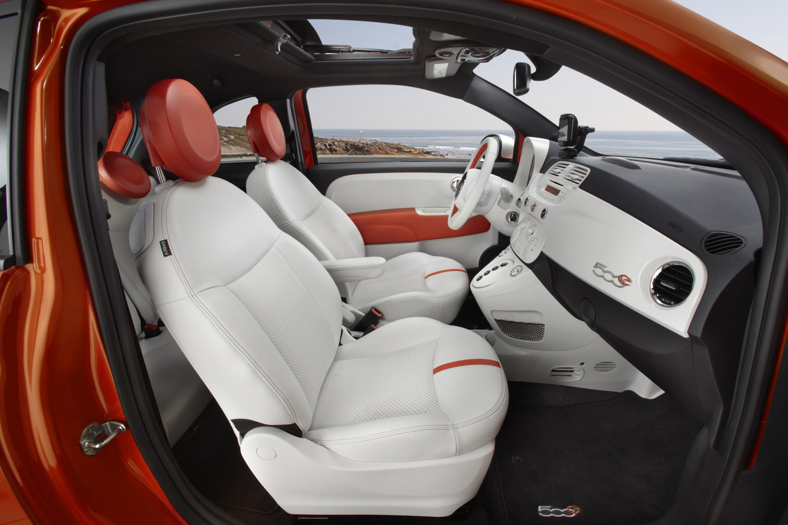 autó, jármű, Átváltható, kormánykerék, Szedán, FIAT, netcarshow, netcar, autó képek, autó fotó, 2014, 500e USA verzió, szárazföldi jármű, autóipari külső, személygépkocsi make, luxus jármű, családi autó, luxusautó, városi autó, Sport-haszon jármű, auto show, kisbuszt