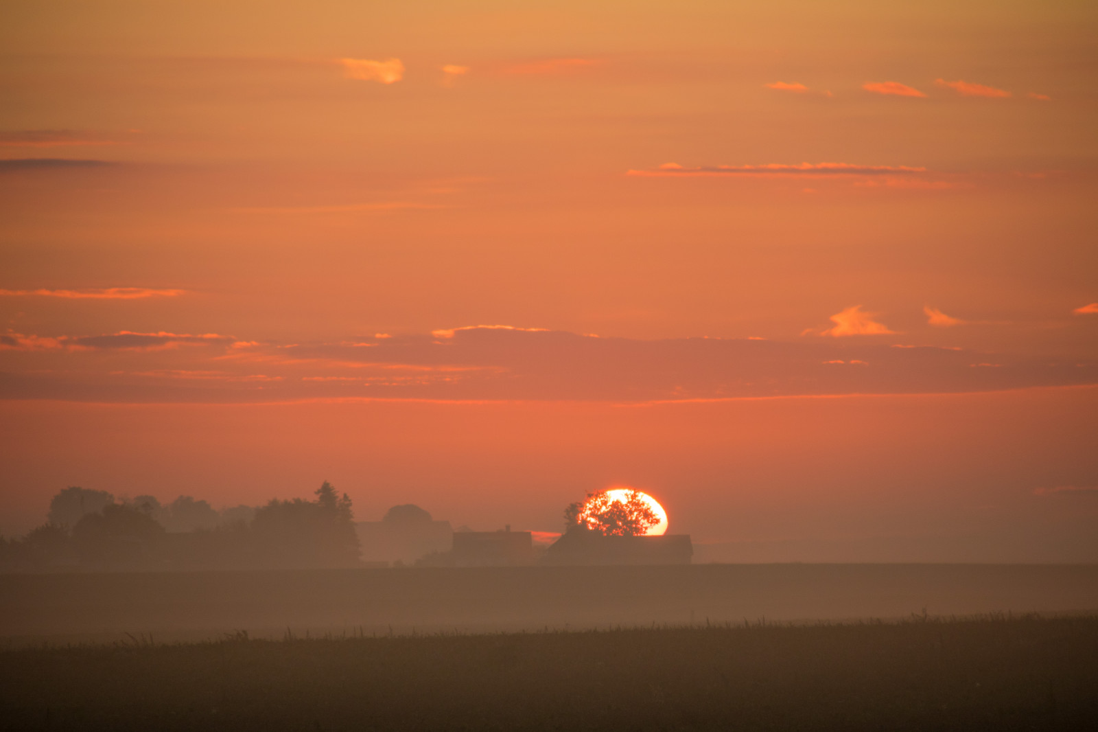 slunečnímu záření, krajina, západ slunce, moře, nebe, svítání, večer, ráno, mlha, slunce, horizont, atmosféra, soumrak, opar, slunce, venkovský, mrak, mlha, svítání, zlatá hodina, nebe, dimma, venkov, moln, landsbygd, soluppg ng, s dersl tt, landskap, exif modelu canoneos760d, geocountry, Kamera aby kánon, geocity, Model fotoaparátu canoneos760d, geostate, geolocation, EXIF čočka efs18200mmf3556is, EXIF otvor 56, exif focallength 200mm, exif aby kánon, exif isospeed 200, morgon, gyllenetimmen, simlinge, atmosférický jev, odlesk, červená obloha v dopoledních hodinách
